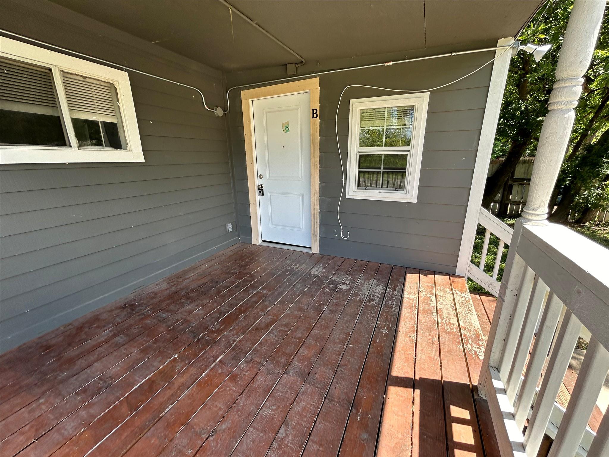 400 Symes St #b Property Photo 9