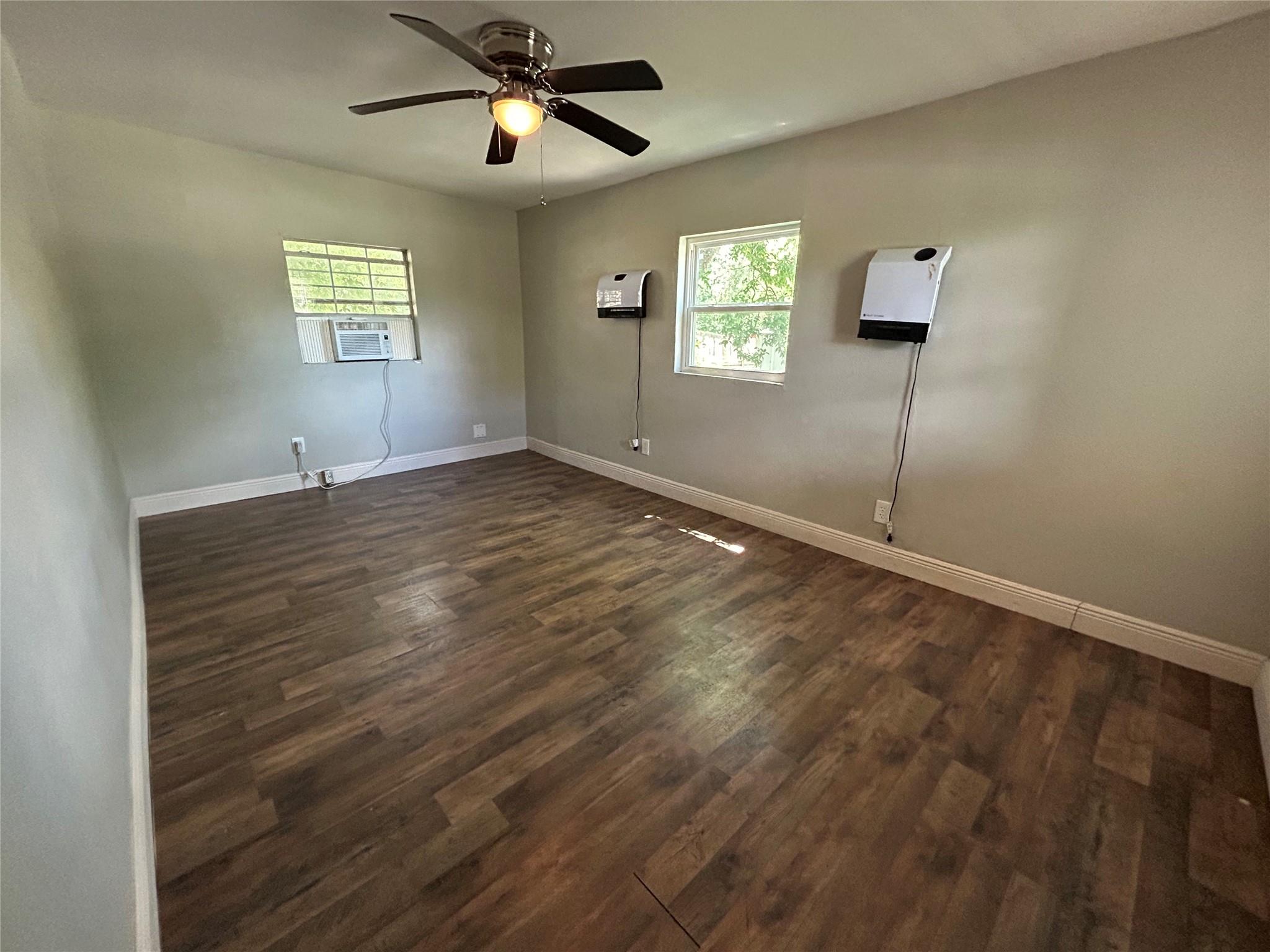 400 Symes St #b Property Photo 10