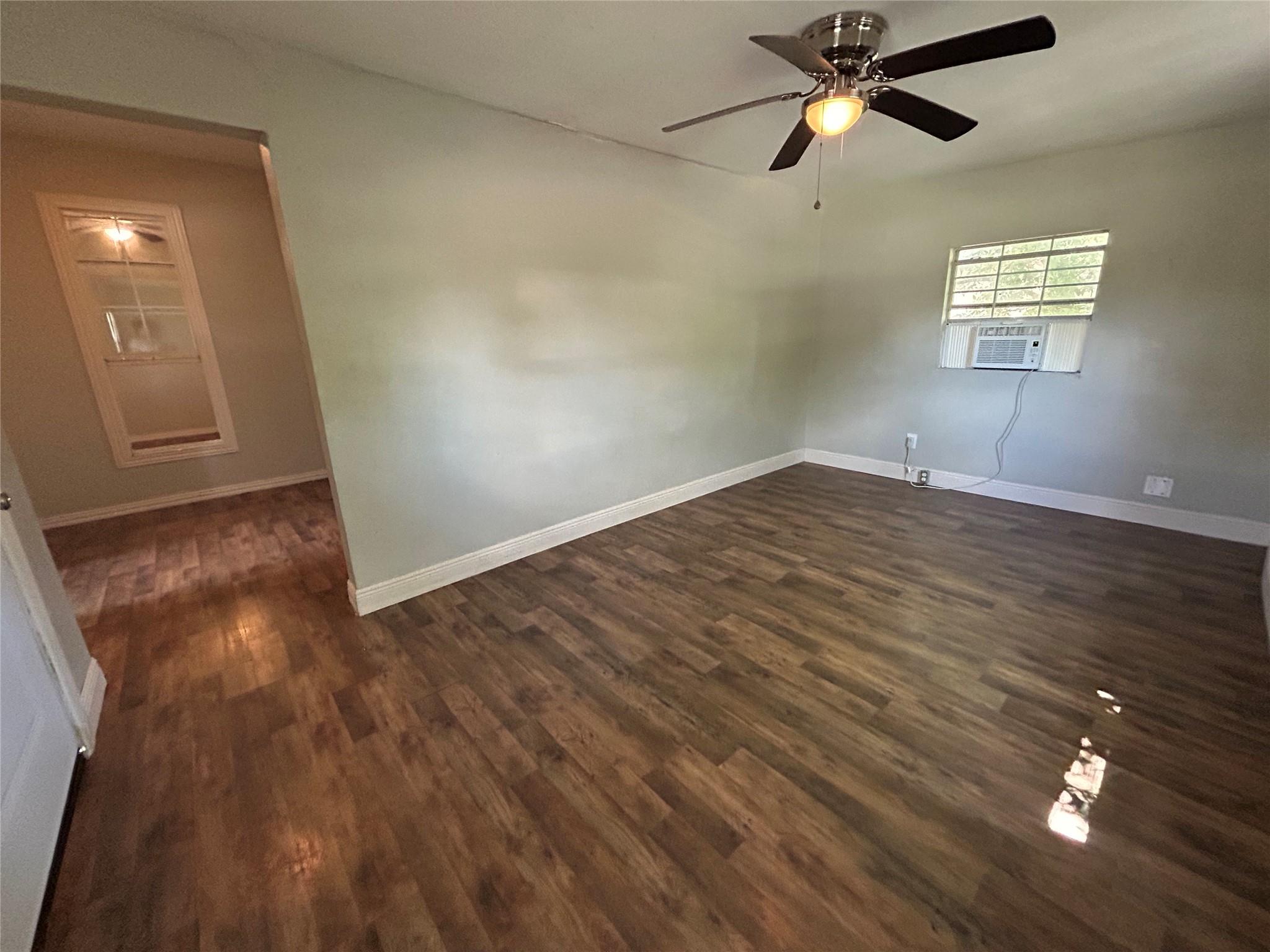 400 Symes St #b Property Photo 11