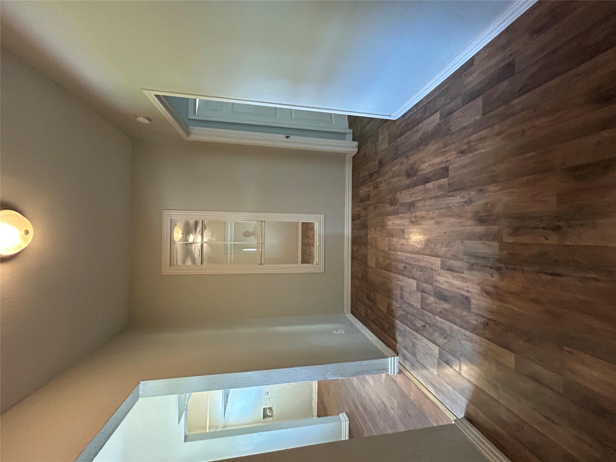 400 Symes St #b Property Photo 14