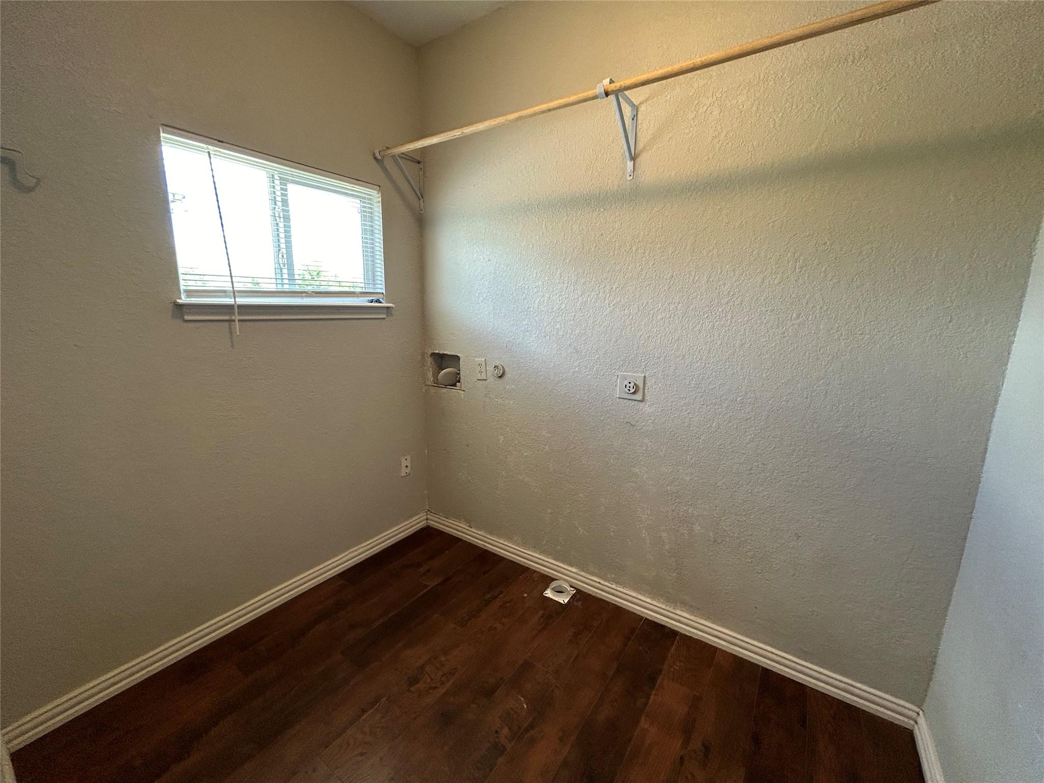 400 Symes St #b Property Photo 18