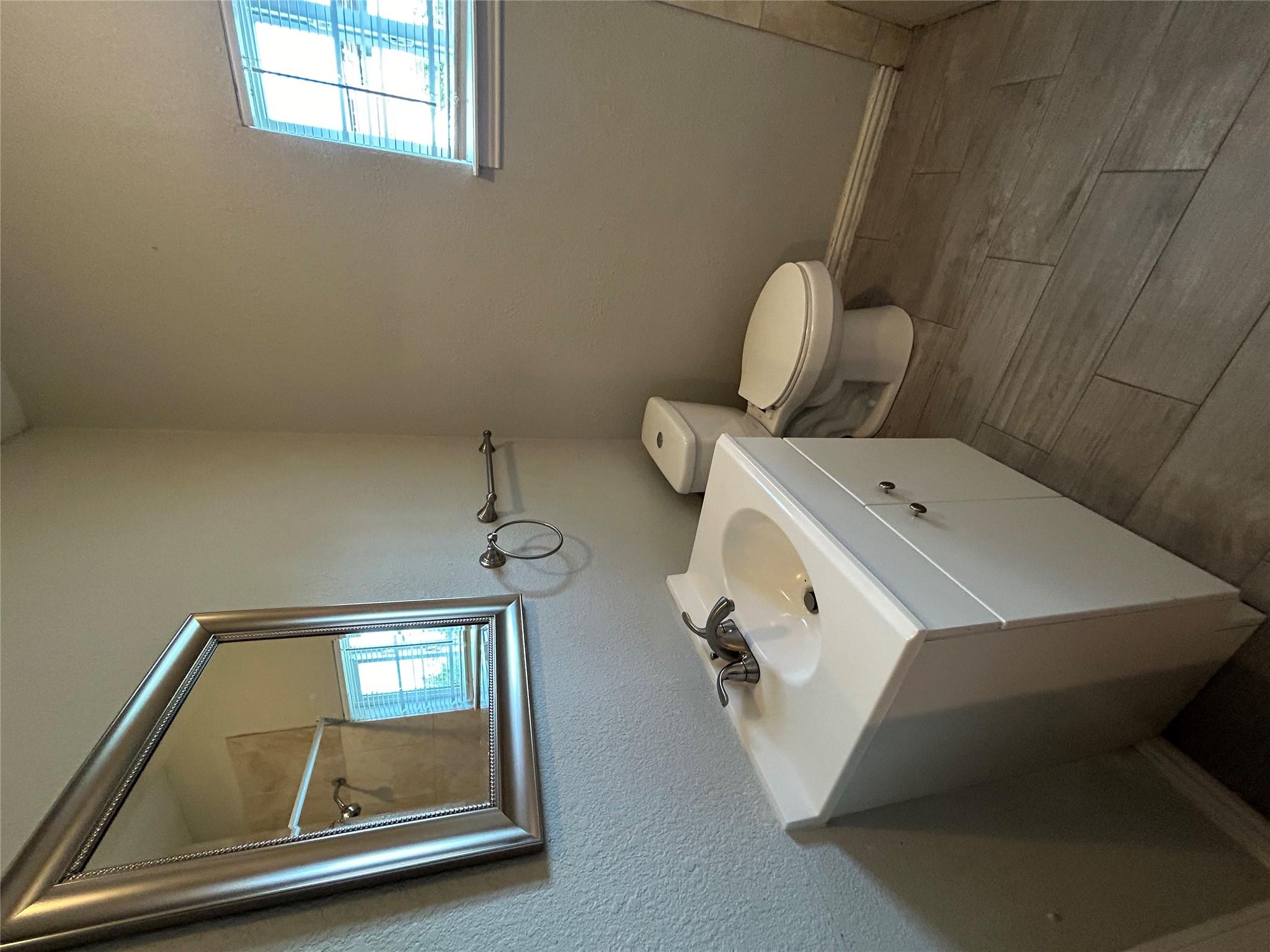 400 Symes St #b Property Photo 21