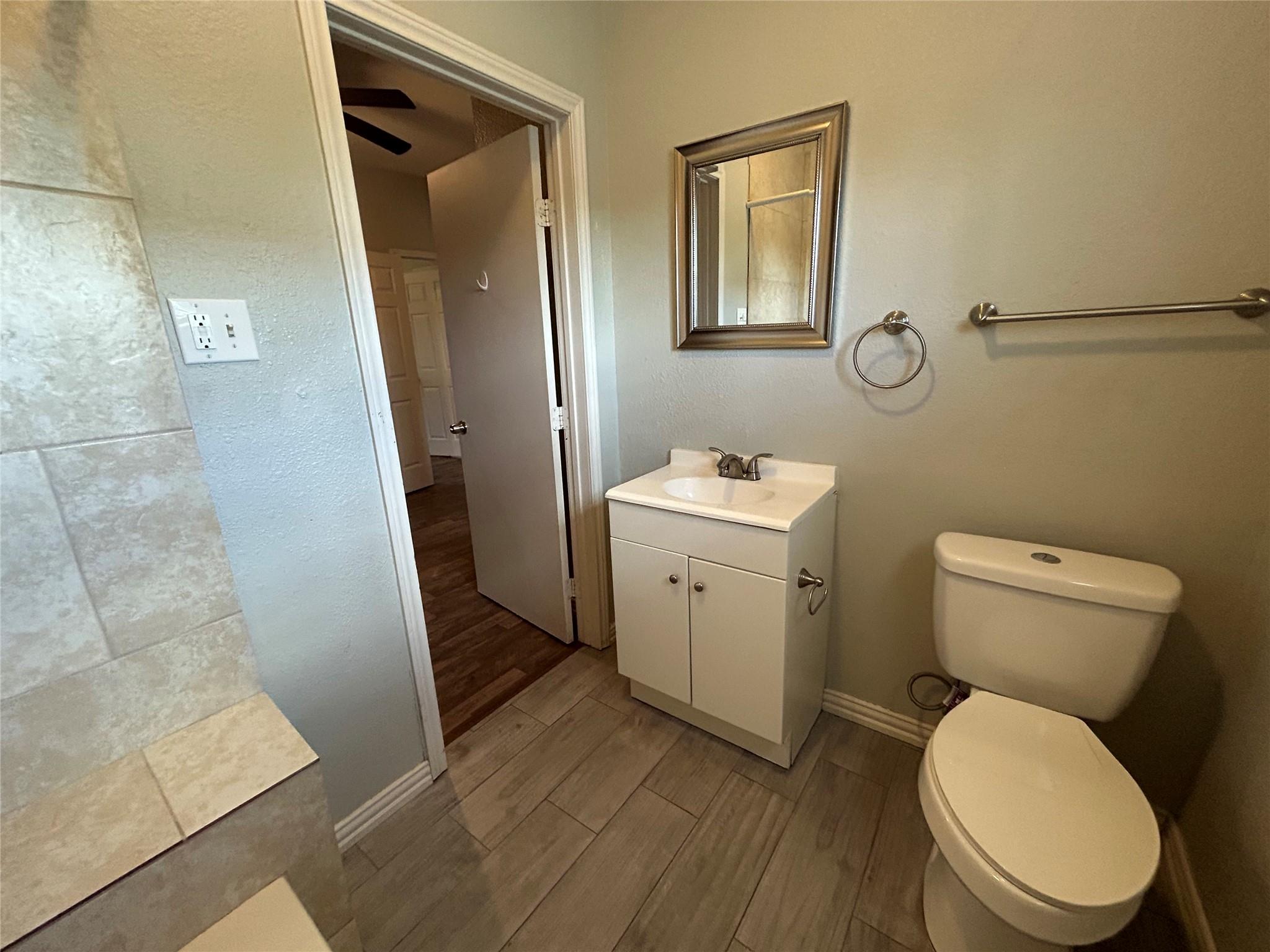 400 Symes St #b Property Photo 22