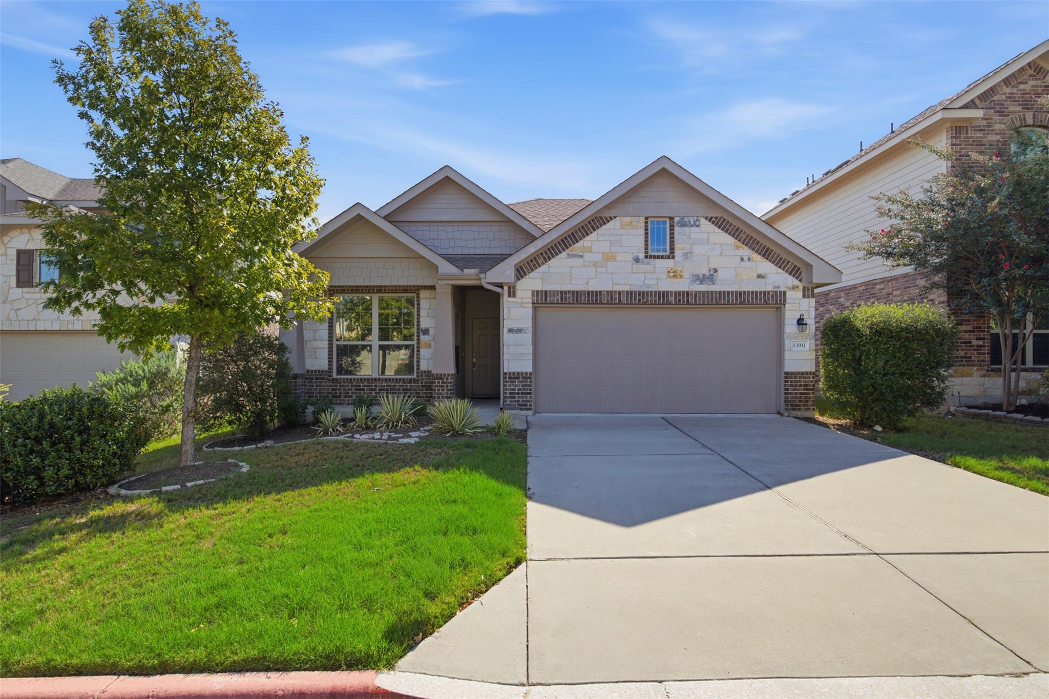 13911 Stripling Ln #22 Property Photo 2