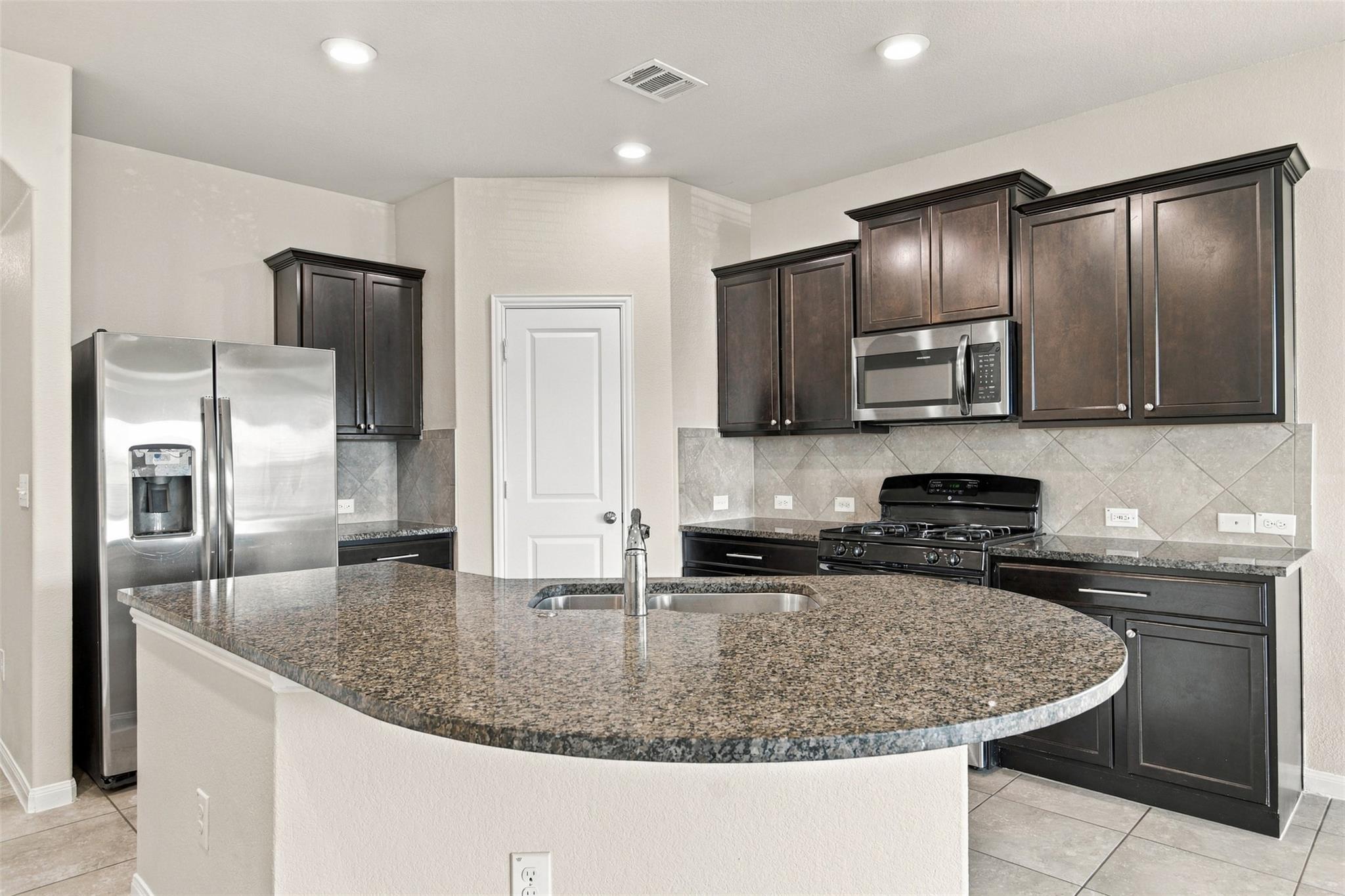 13911 Stripling Ln #22 Property Photo 6
