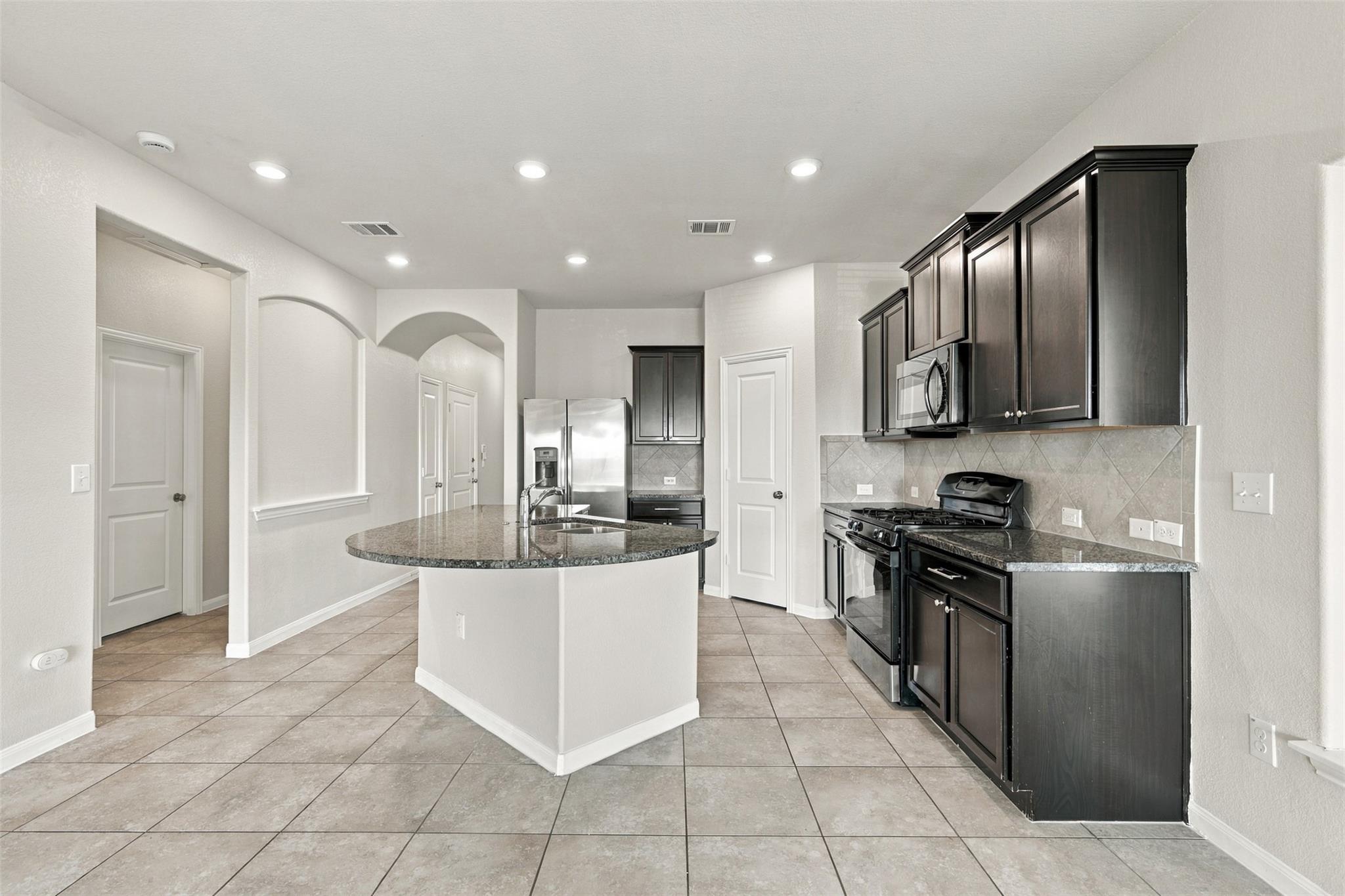 13911 Stripling Ln #22 Property Photo 8