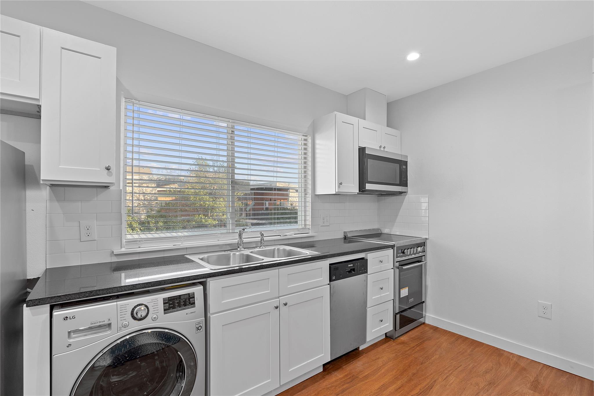 306 E 30 Th St #109 Property Photo 11