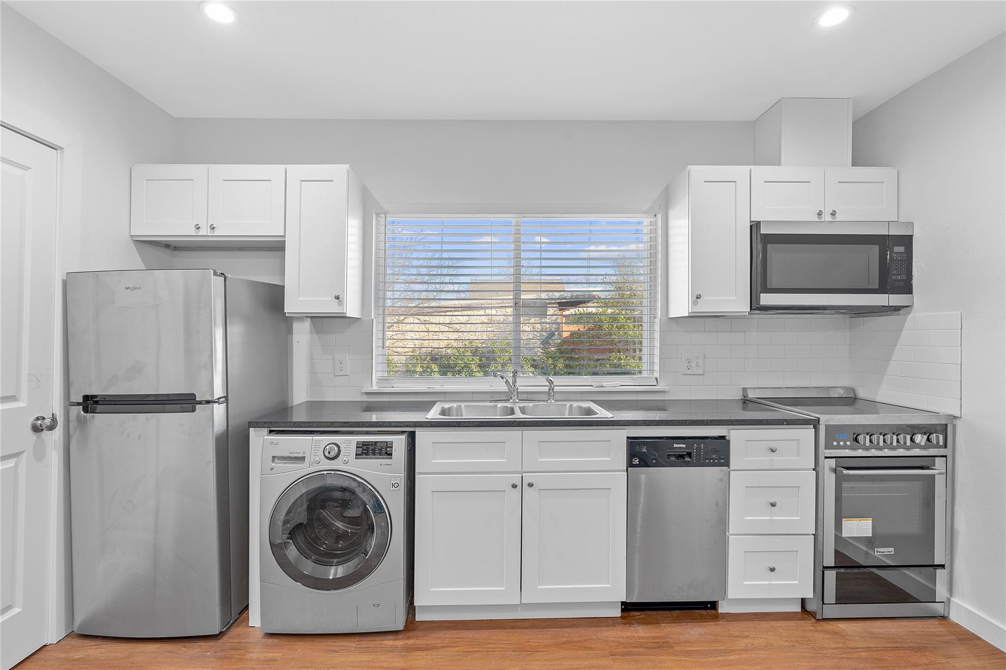 306 E 30 Th St #109 Property Photo 12