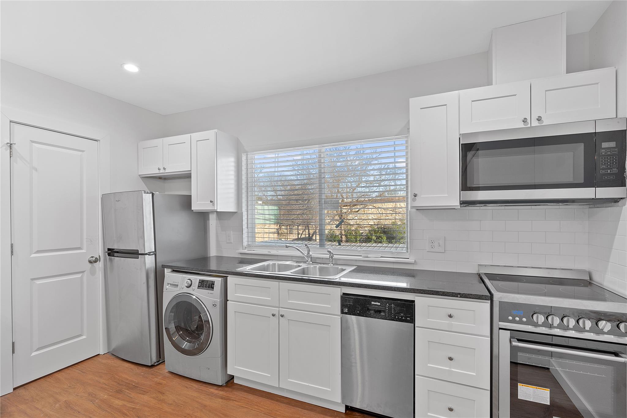 306 E 30 Th St #109 Property Photo 13