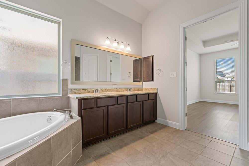 4208 Brean Down Rd Property Photo 20