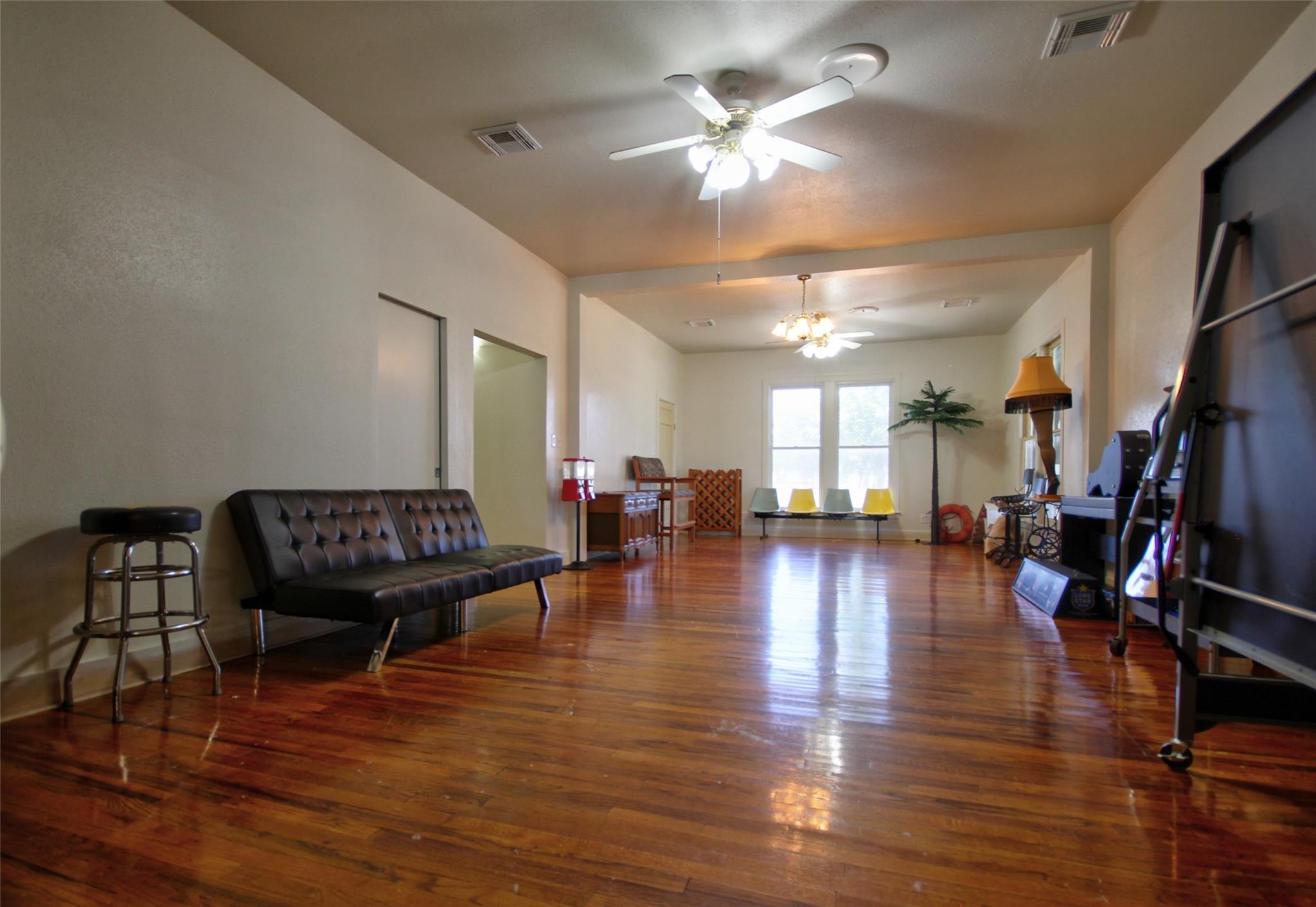 1504 Ranch Road 261 Property Photo 9