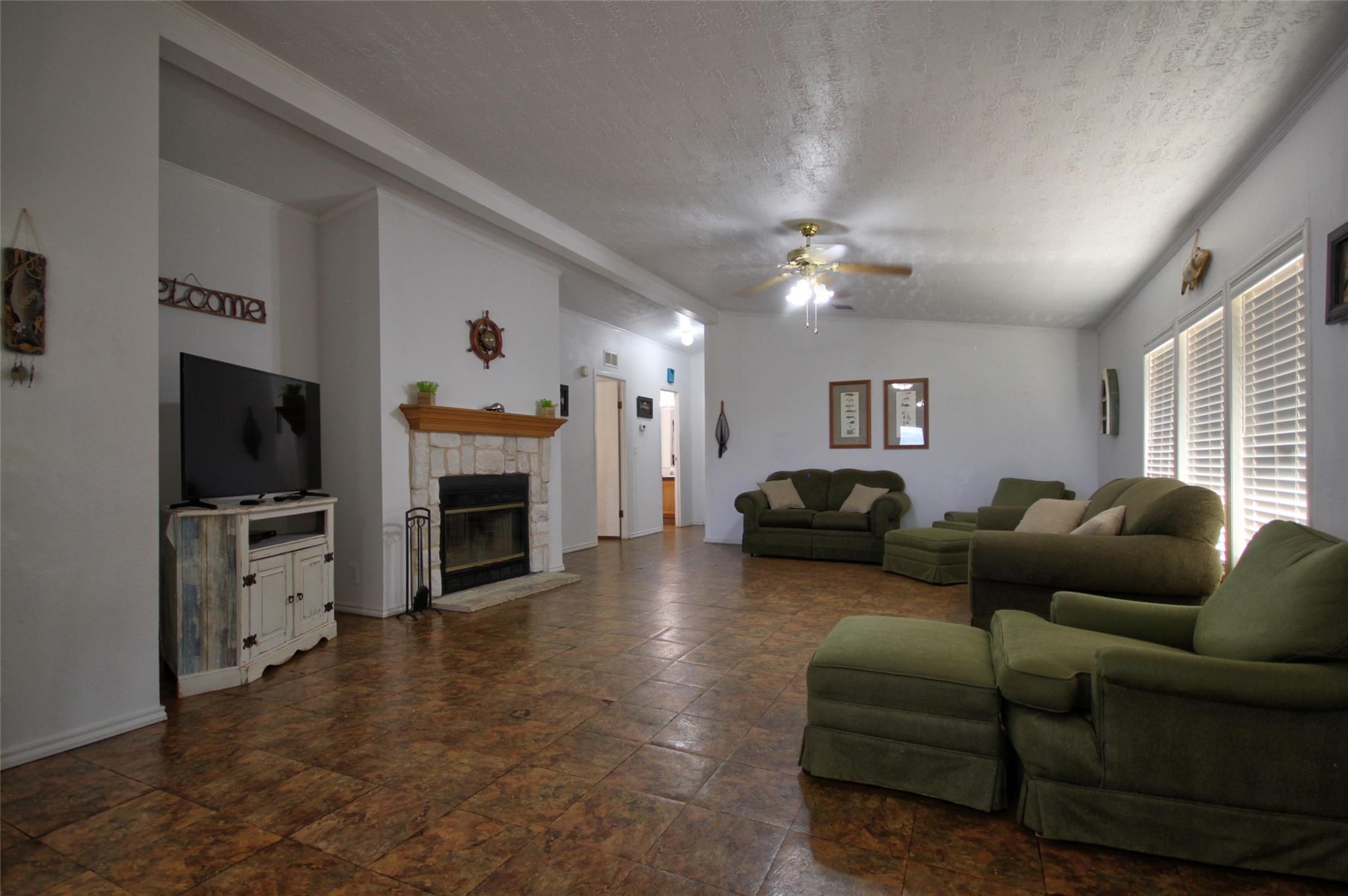 1504 Ranch Road 261 Property Photo 24