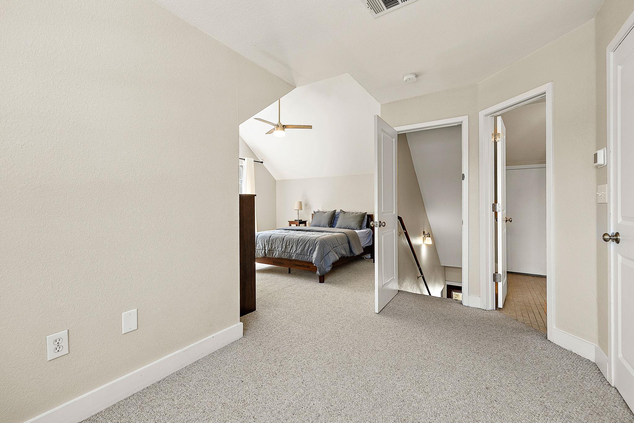 1011 E 38th 1/2 St Property Photo 22