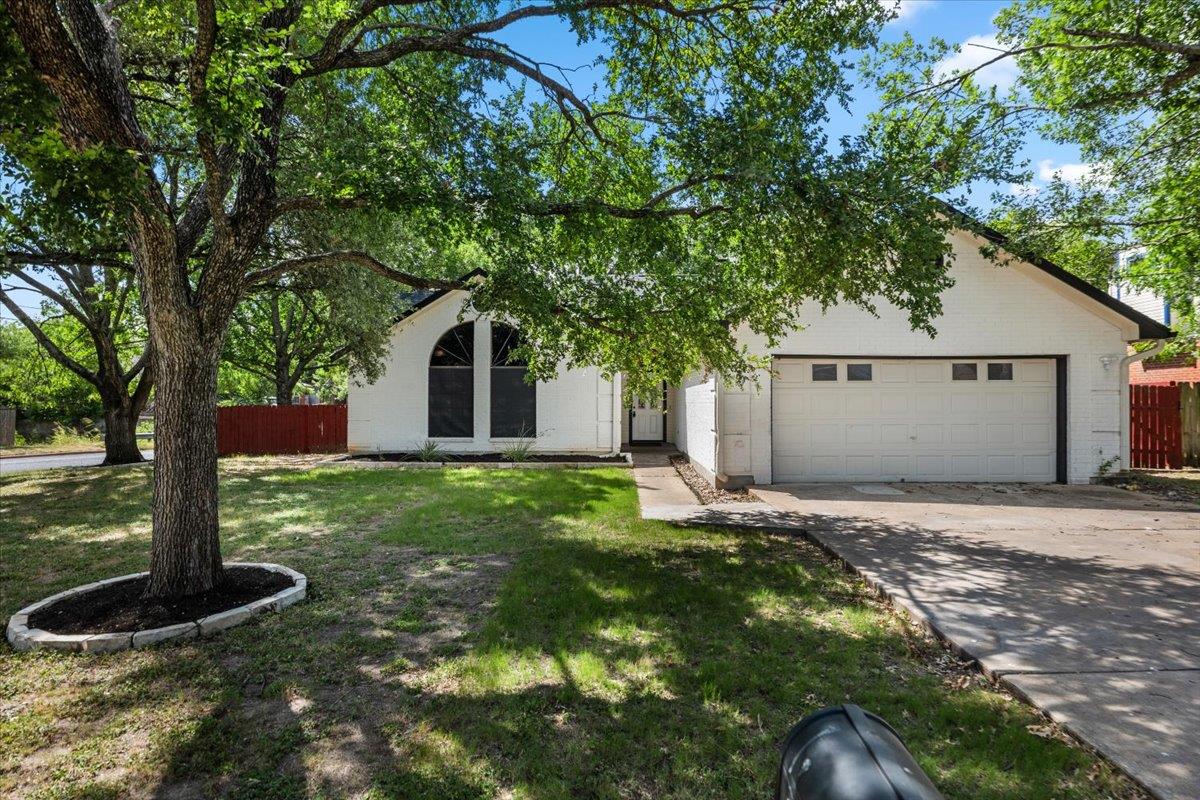 201 Susana Ln Property Photo 1