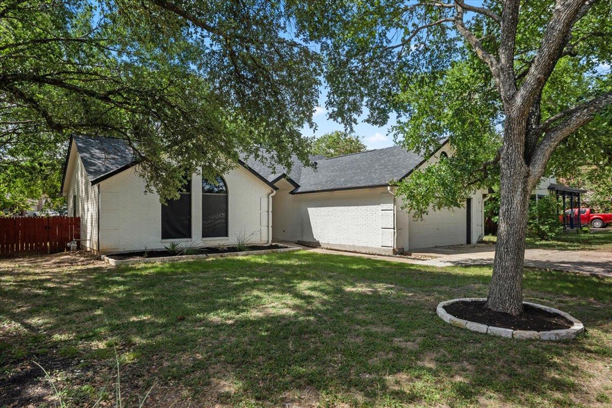 201 Susana Ln Property Photo 2