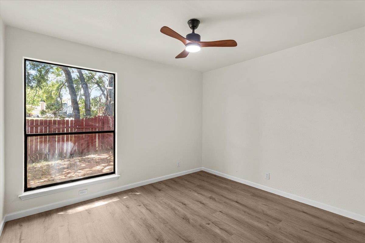201 Susana Ln Property Photo 27