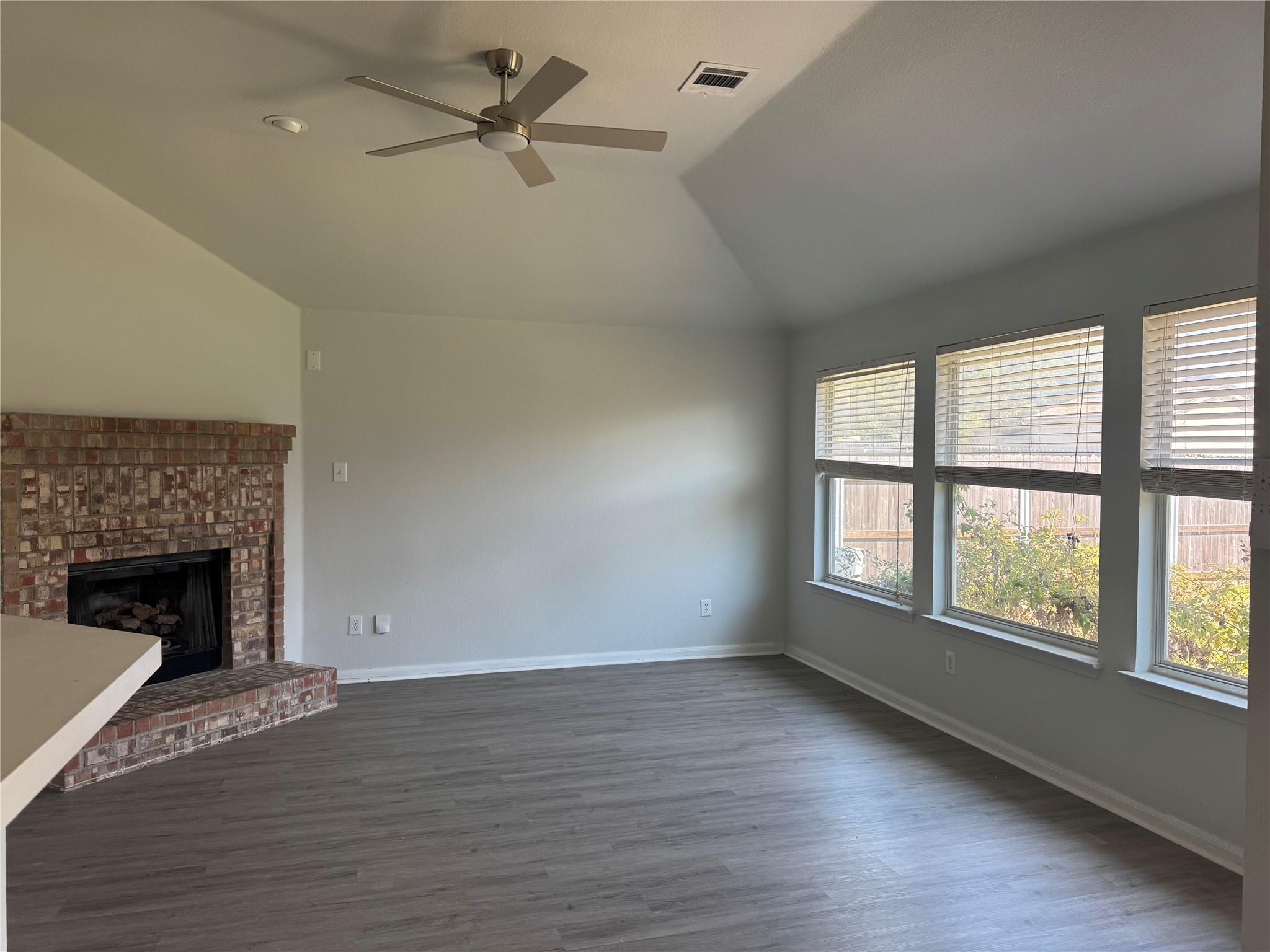 2602 Granite Creek Dr Property Photo 4