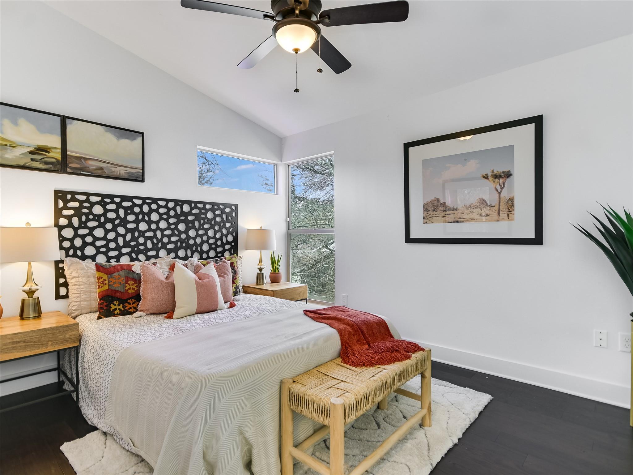 1302 Delano St B Property Photo 8