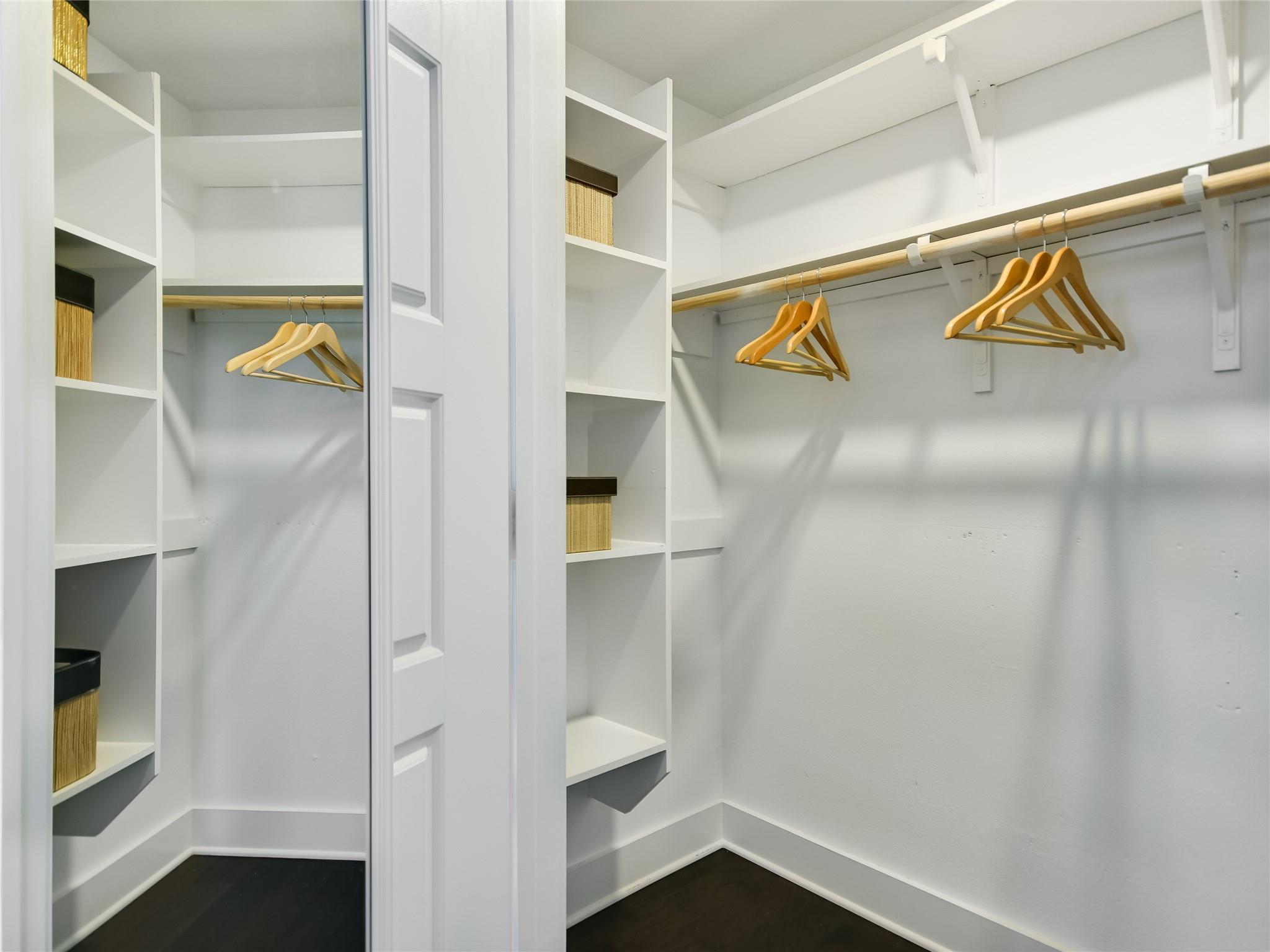 1302 Delano St B Property Photo 9