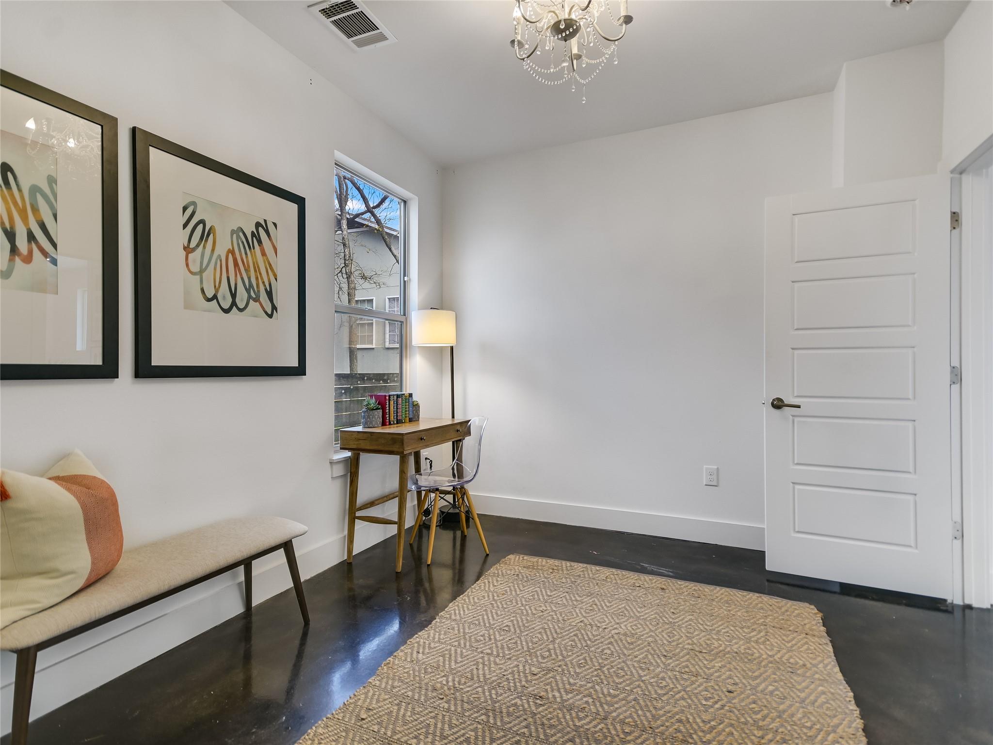 1302 Delano St B Property Photo 12