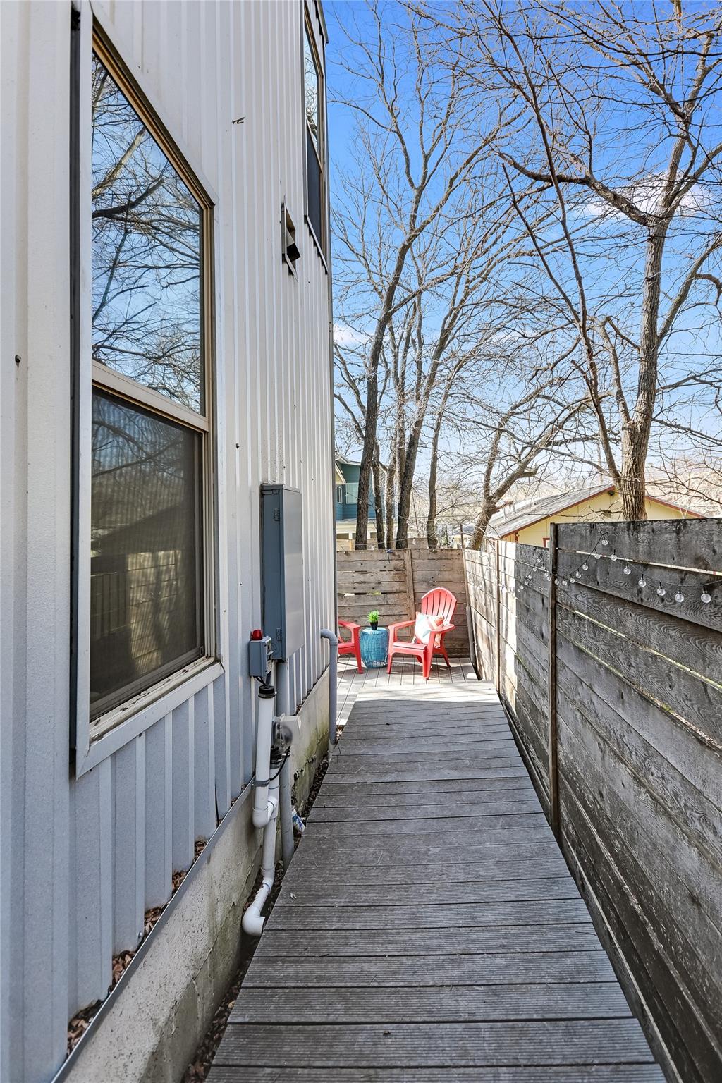 1302 Delano St B Property Photo 17