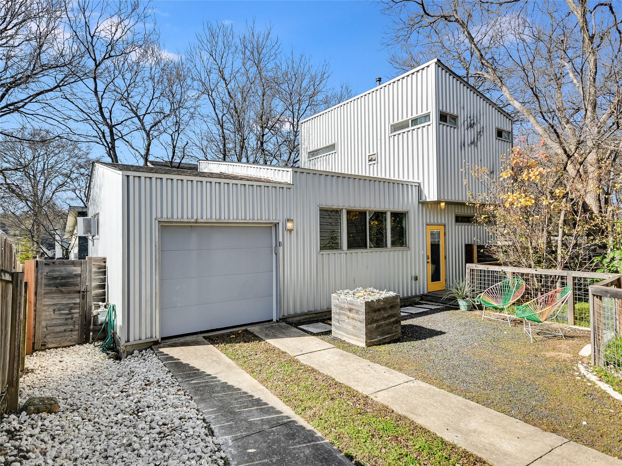 1302 Delano St B Property Photo 19
