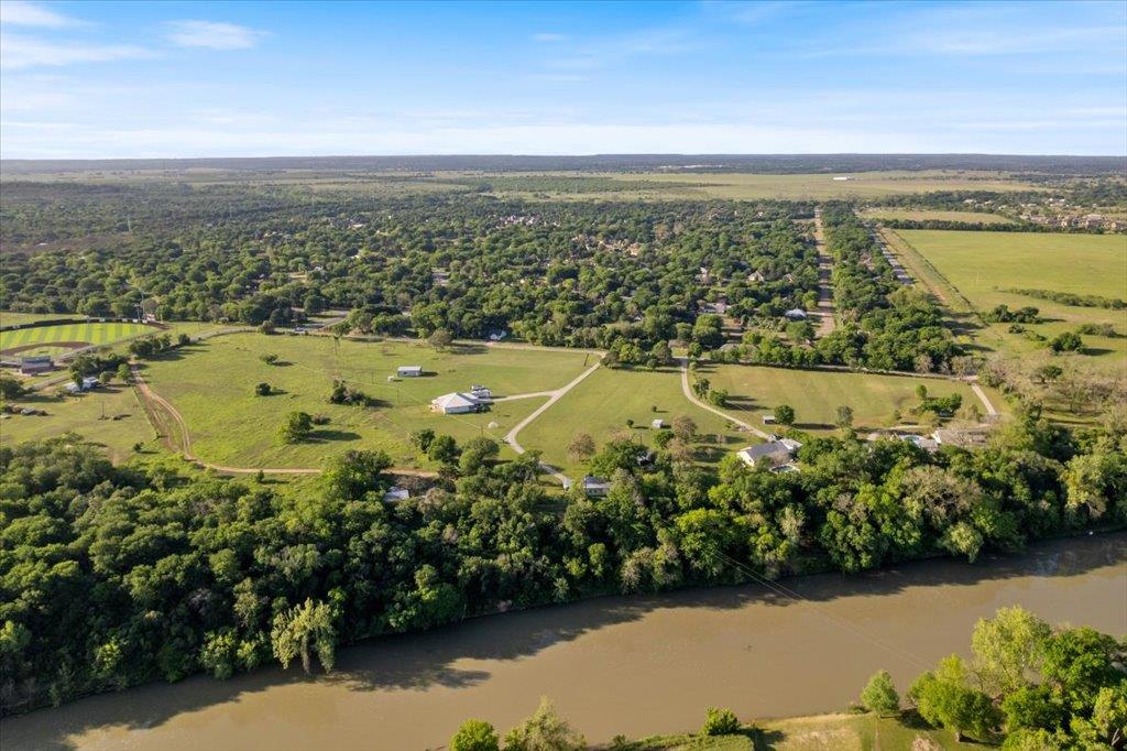 1218 Lovers Ln Property Photo 10