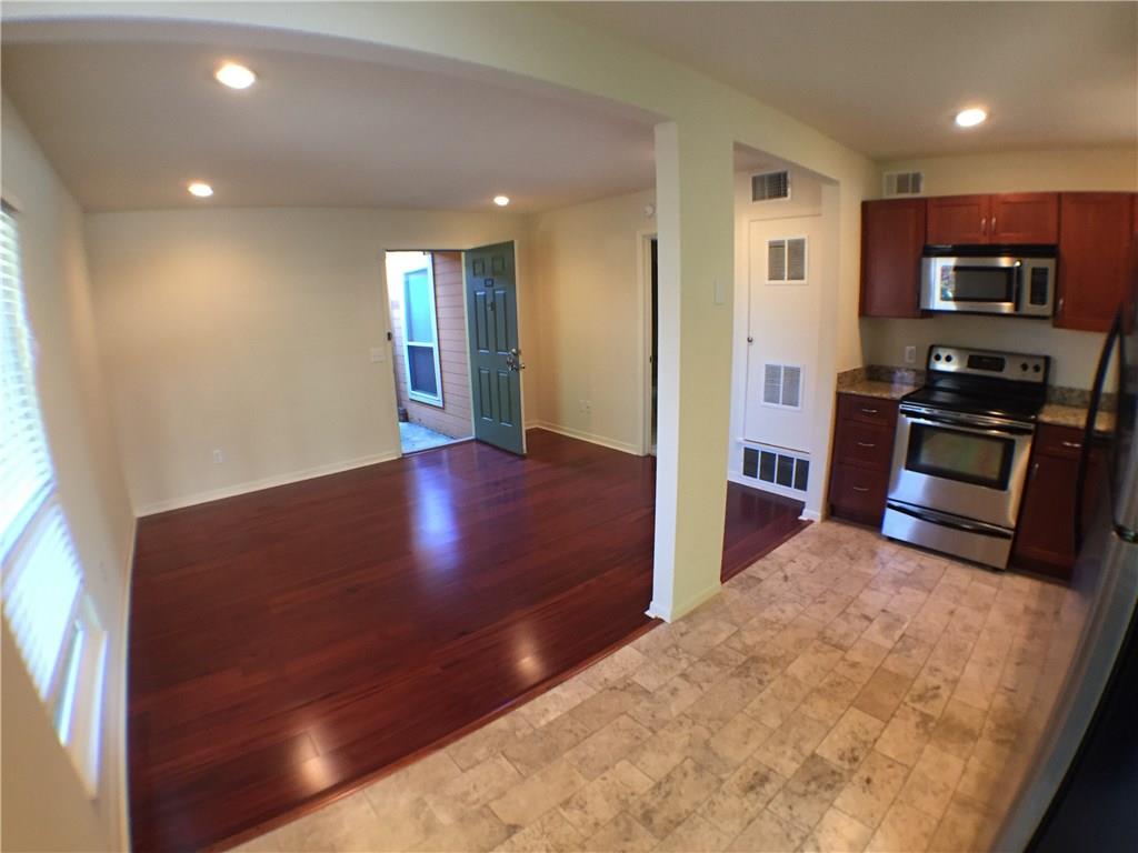 2703 Swisher St 208a Property Photo 4