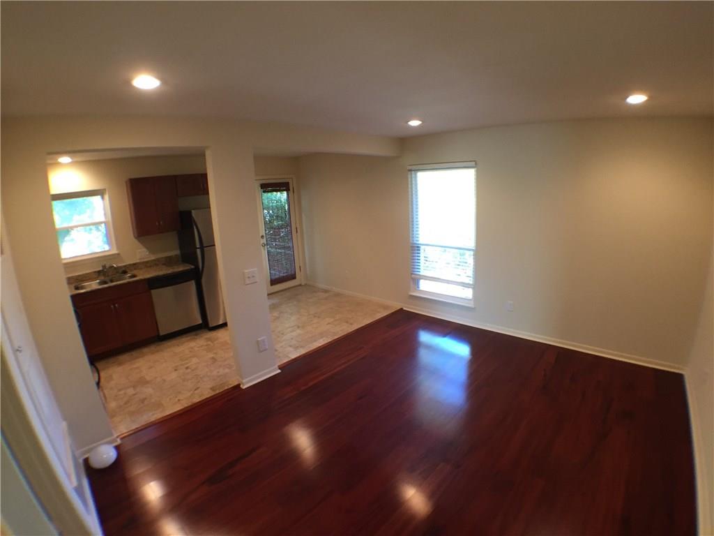 2703 Swisher St 208a Property Photo 6