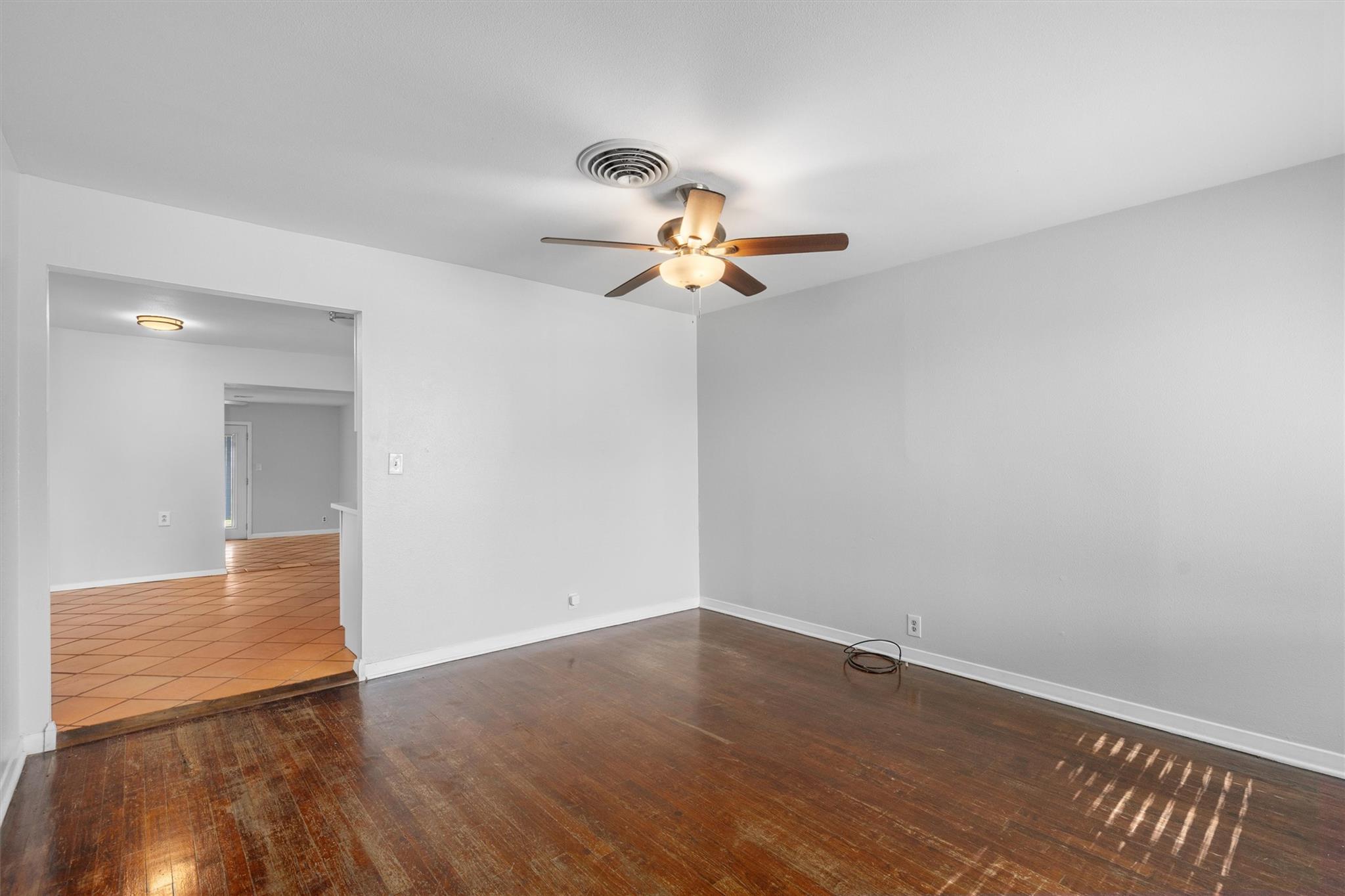 4900 Eastdale Dr Property Photo 6