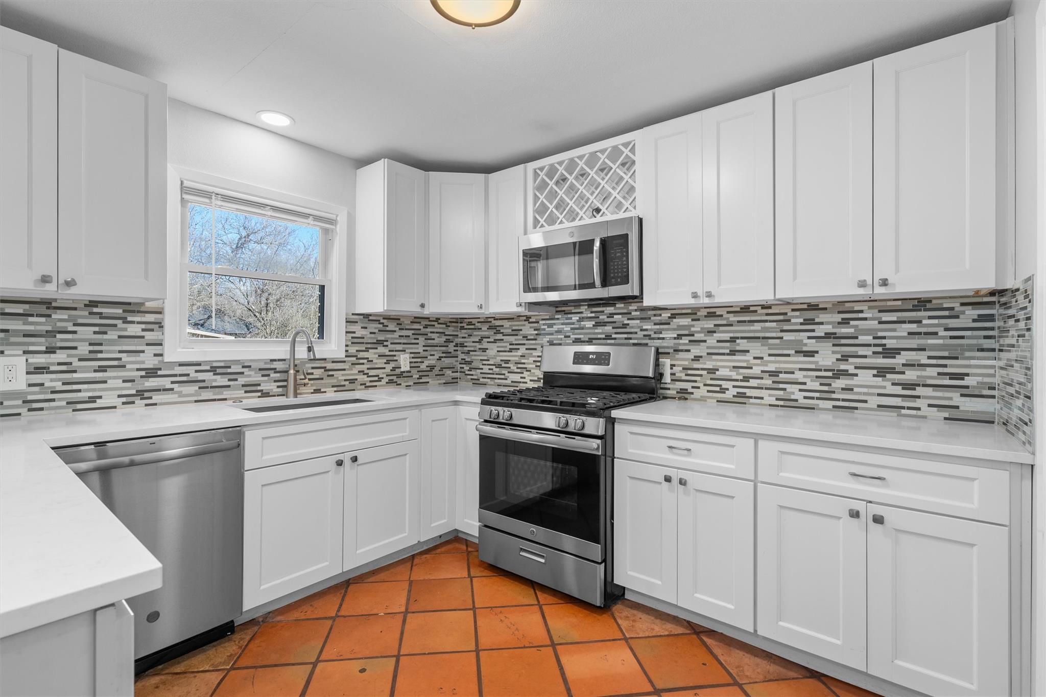 4900 Eastdale Dr Property Photo 10
