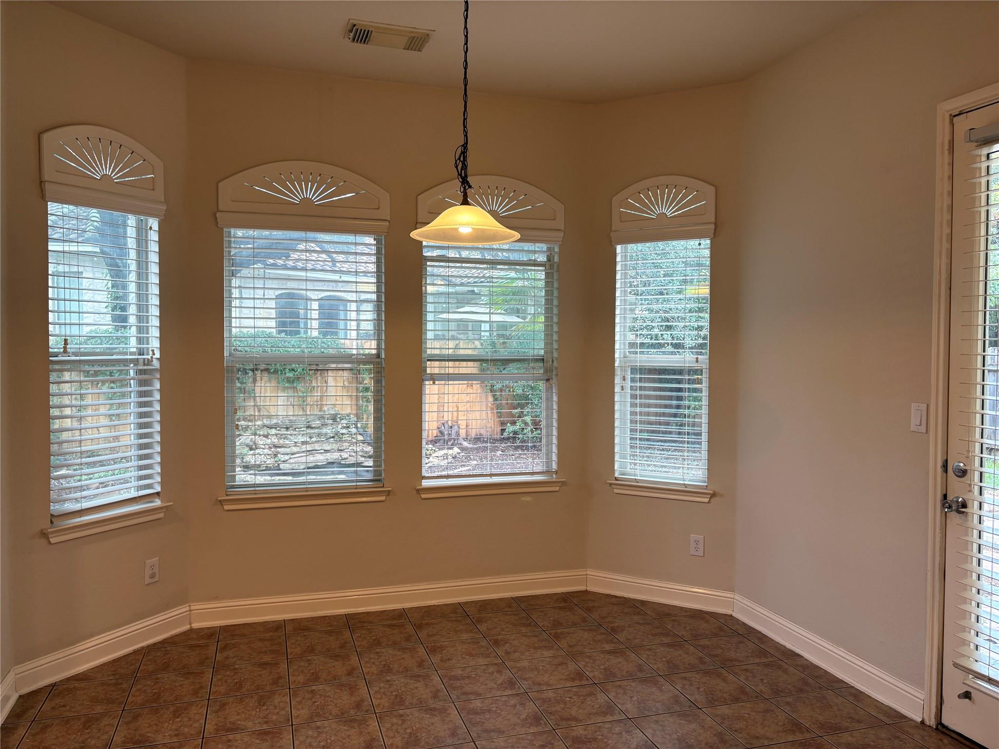 15209 Interlachen Dr Property Photo 7