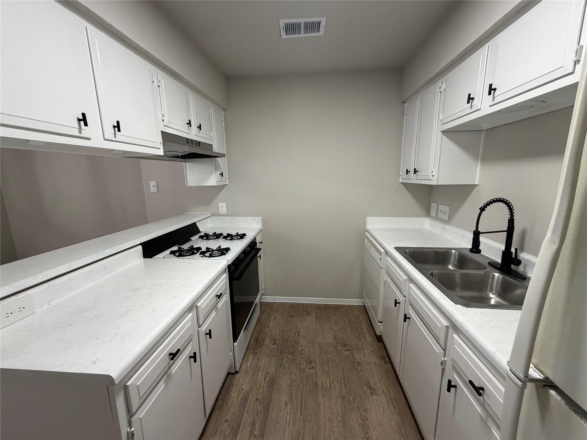 12218 Dundee Dr #a Property Photo 4