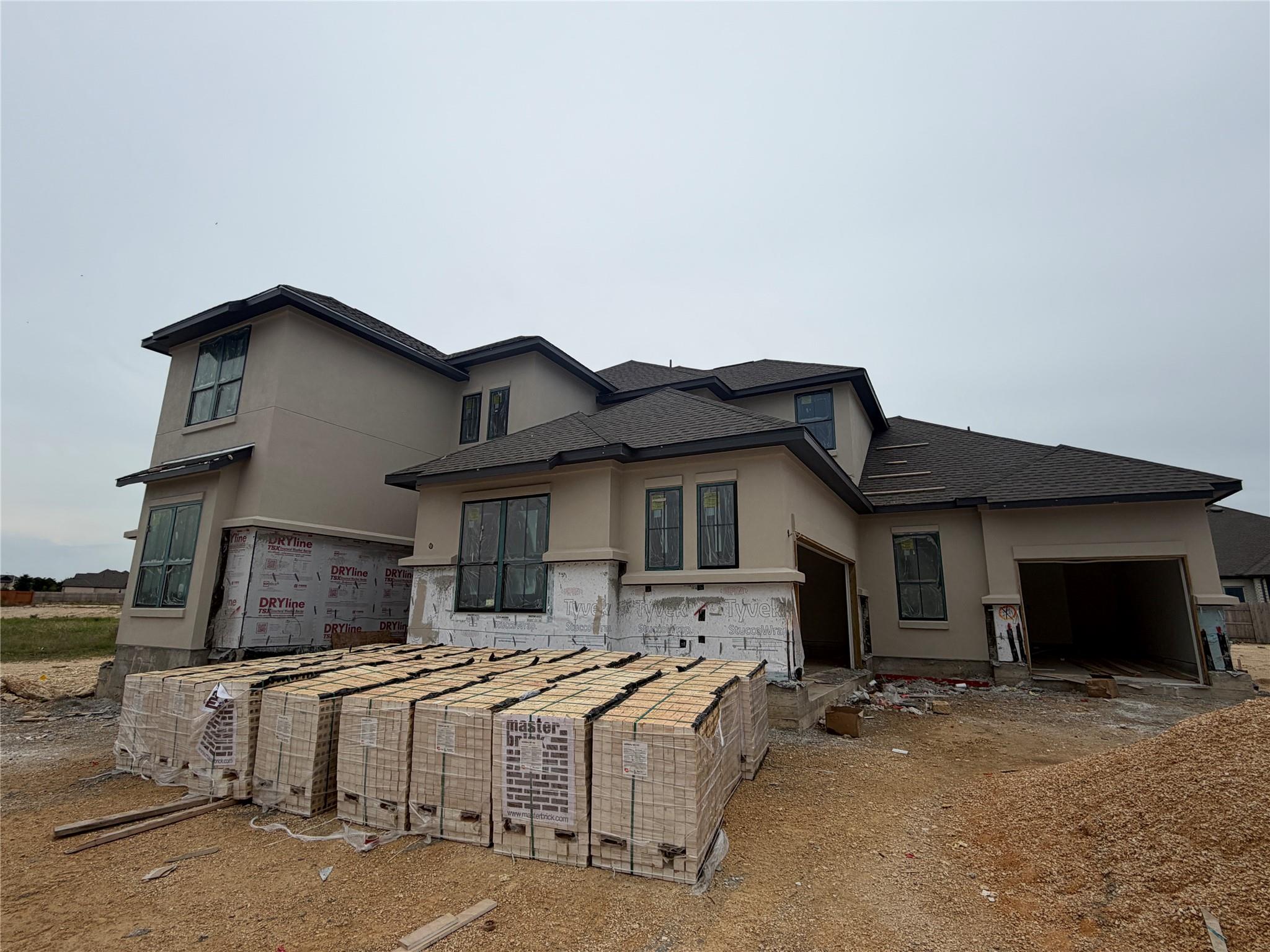 121 Clancy Dr Property Photo 2