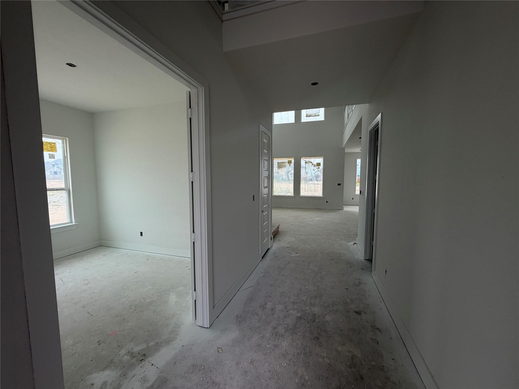 121 Clancy Dr Property Photo 3