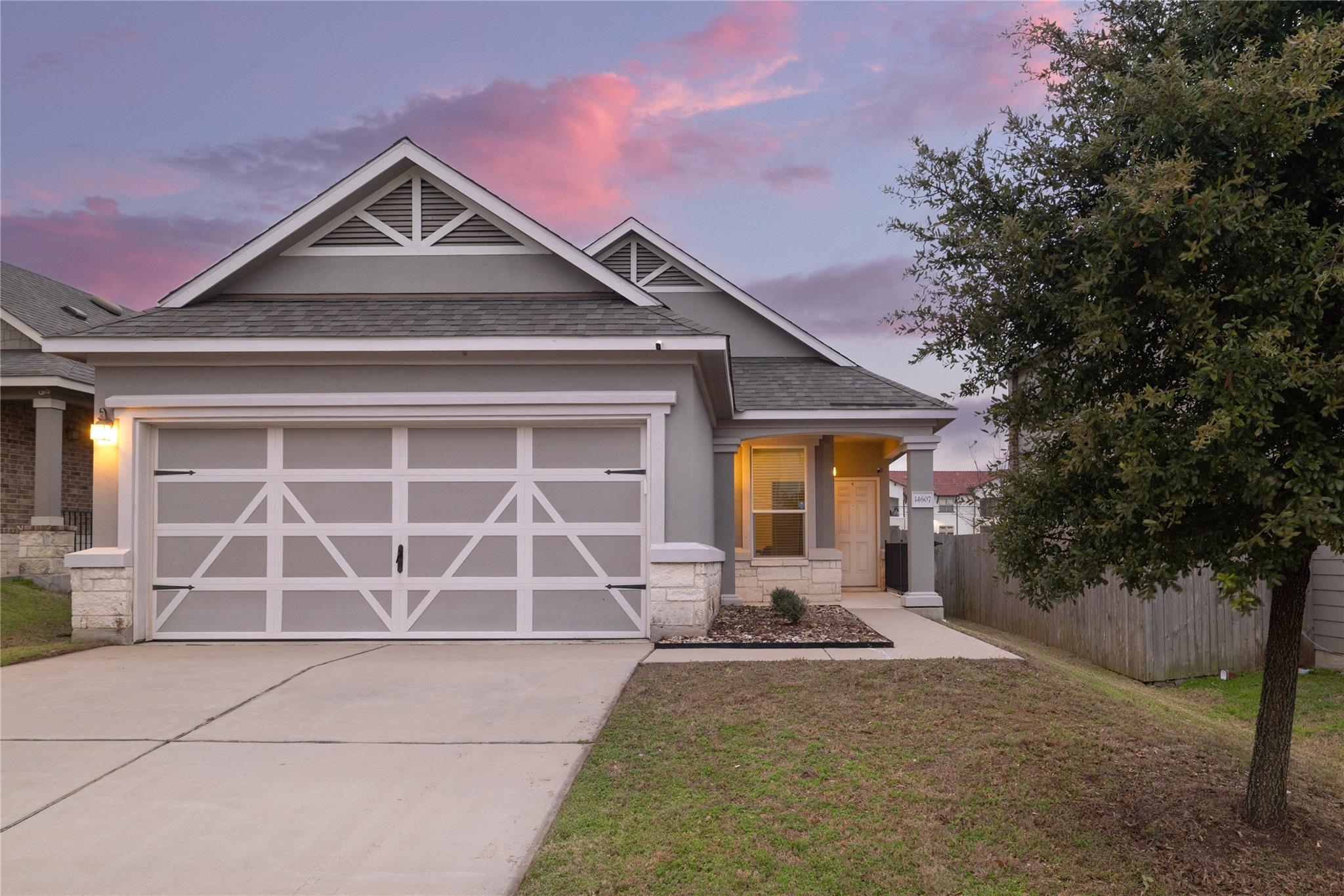 14607 Goshawk Dr Property Photo
