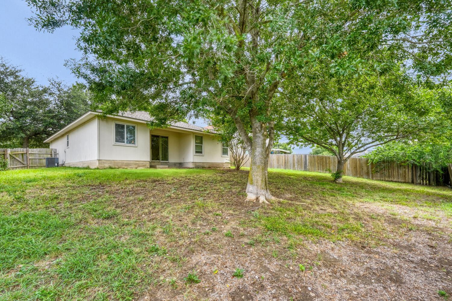 196 Goddard Dr Property Photo 27