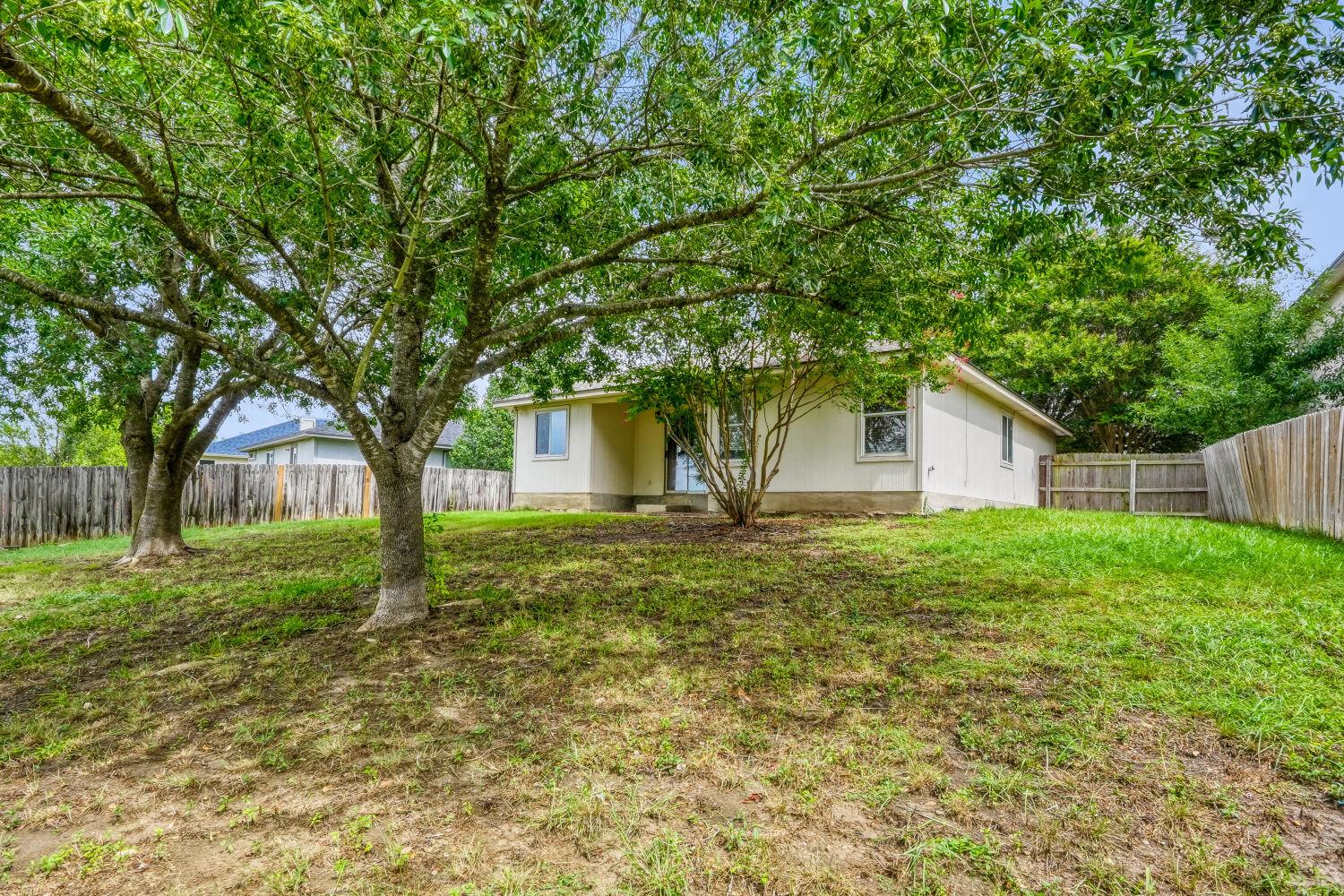 196 Goddard Dr Property Photo 28