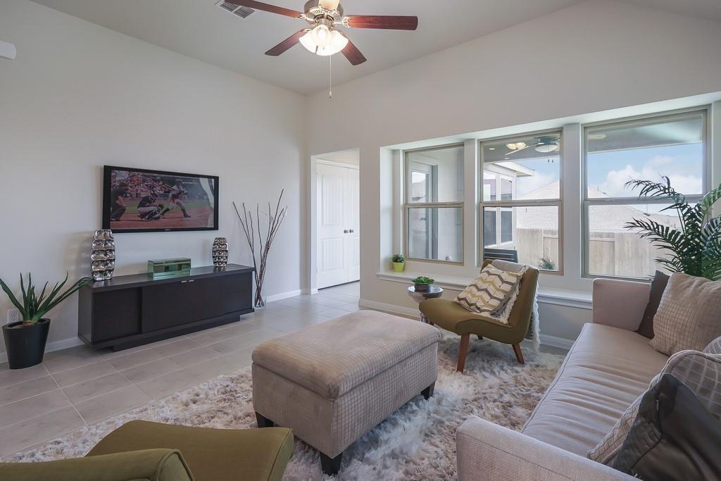 681 Nautical Loop Property Photo 4