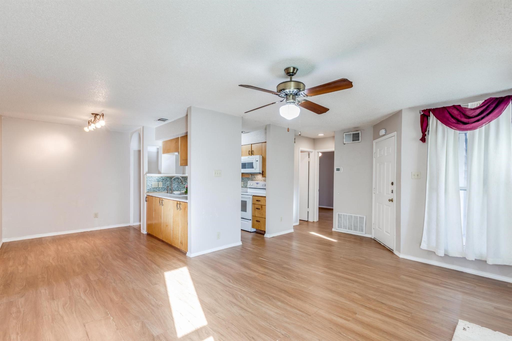 10616 Mellow Mdws 17a Property Photo 6