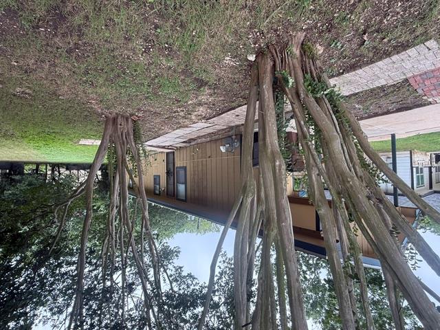 703 San Saba St Property Photo 2