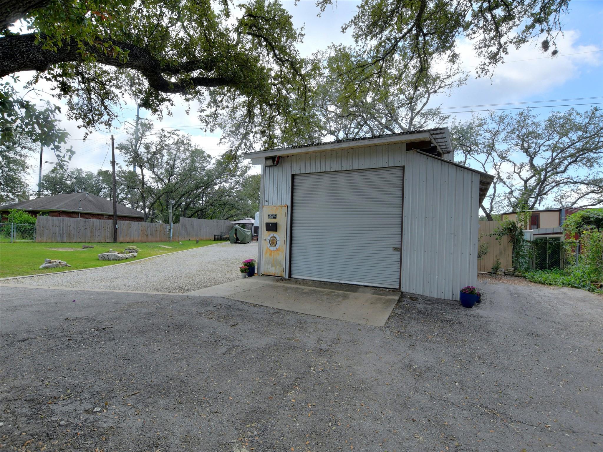 1702 Saracen Rd Property Photo 10