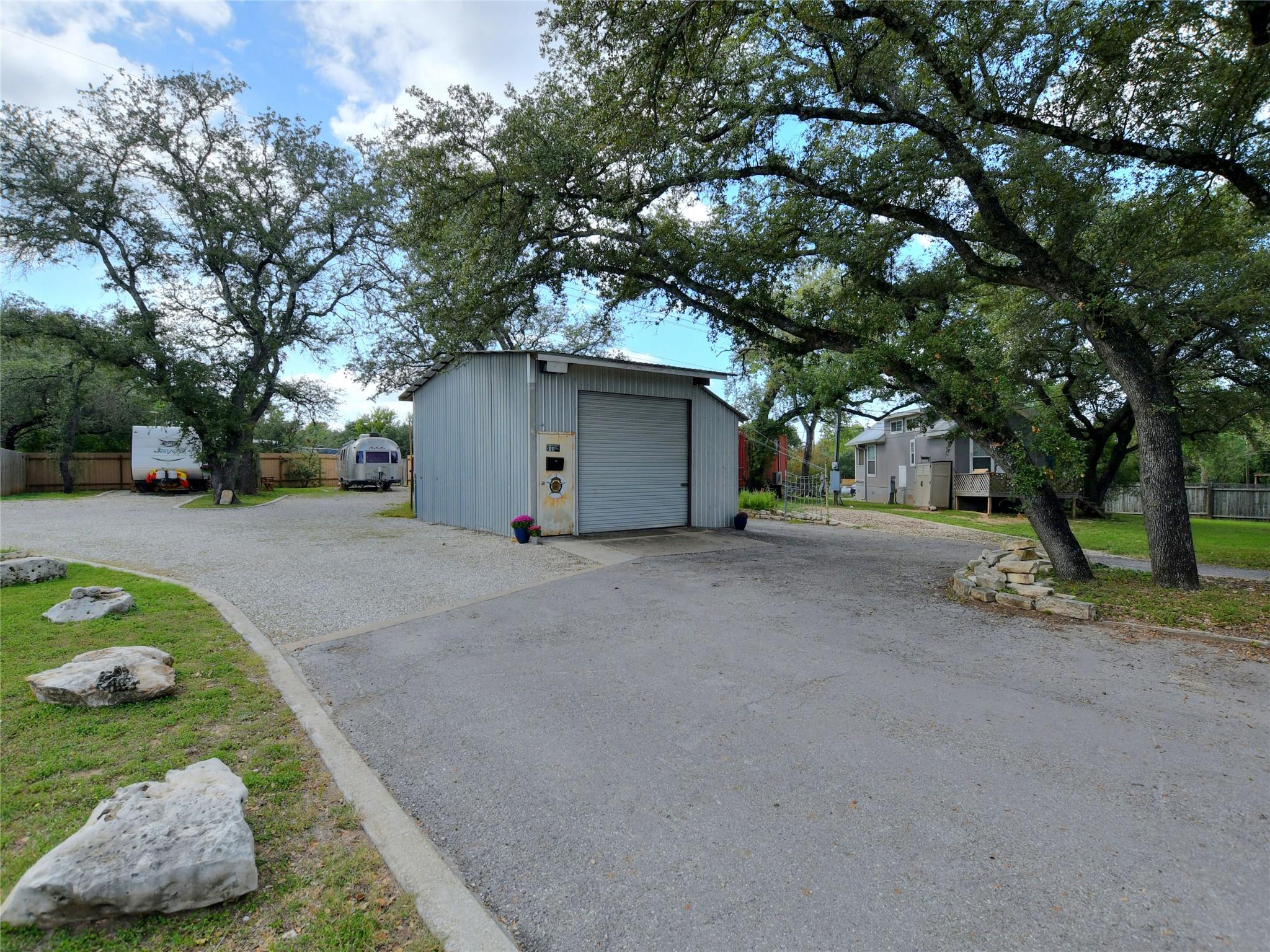 1702 Saracen Rd Property Photo 11