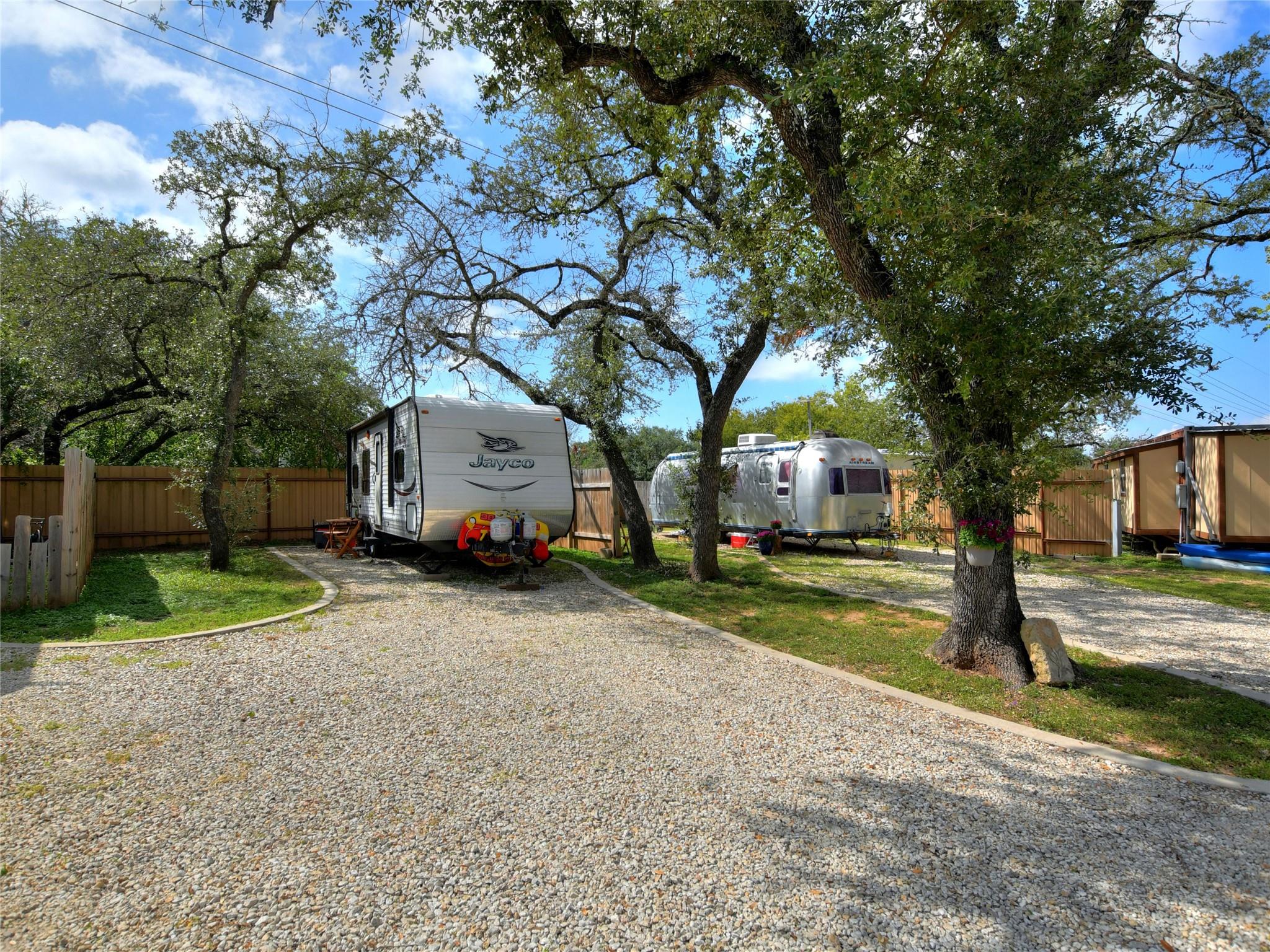 1702 Saracen Rd Property Photo 16
