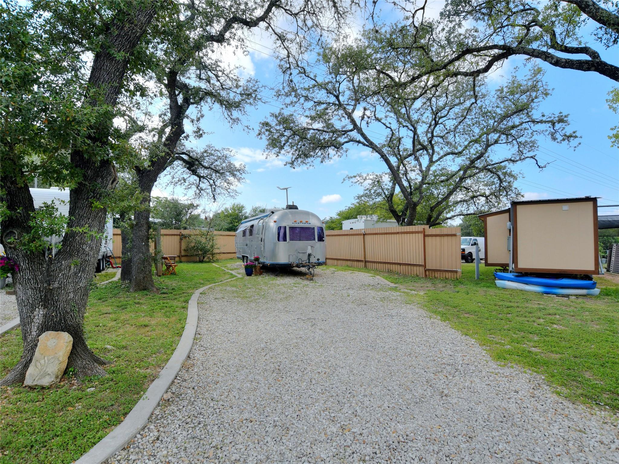 1702 Saracen Rd Property Photo 18