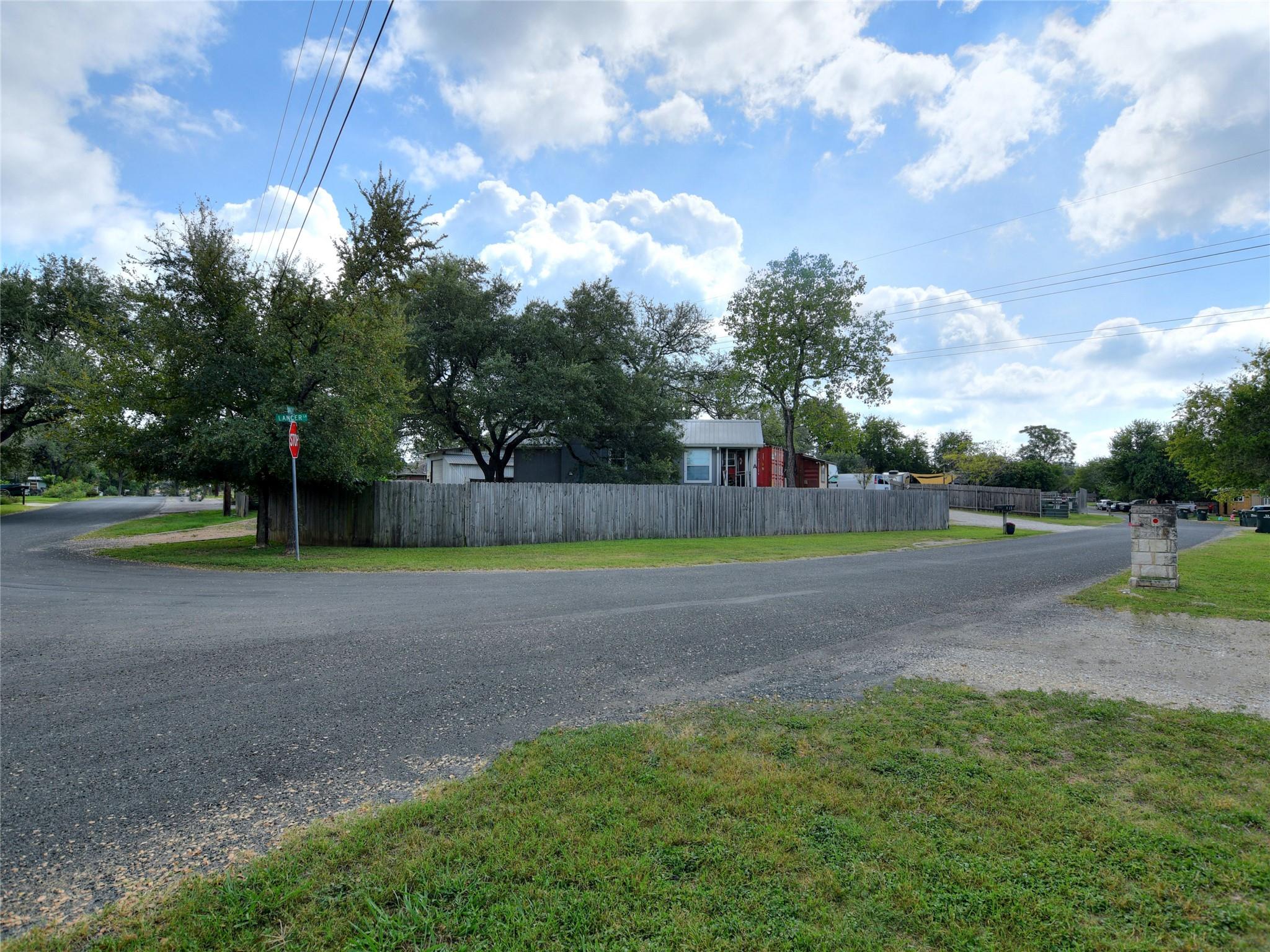 1702 Saracen Rd Property Photo 27