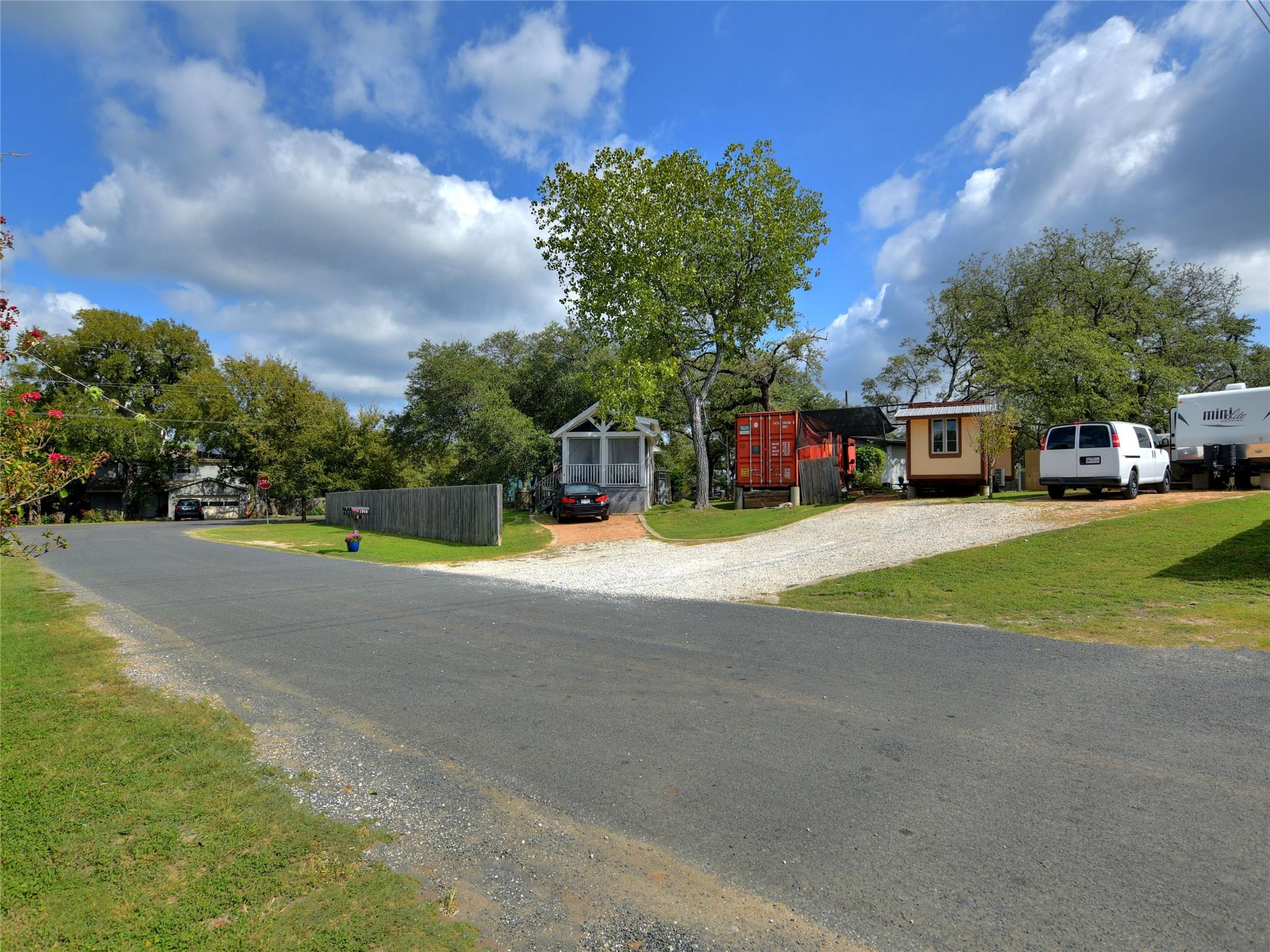 1702 Saracen Rd Property Photo 28