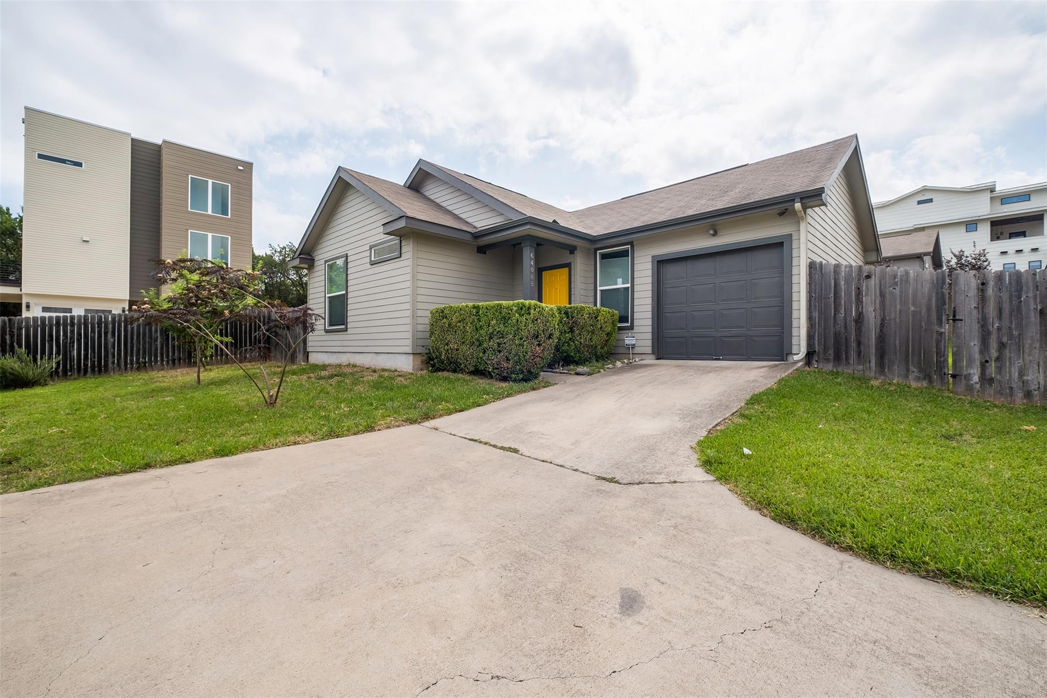 6404 Carson Rdg #b Property Photo 1