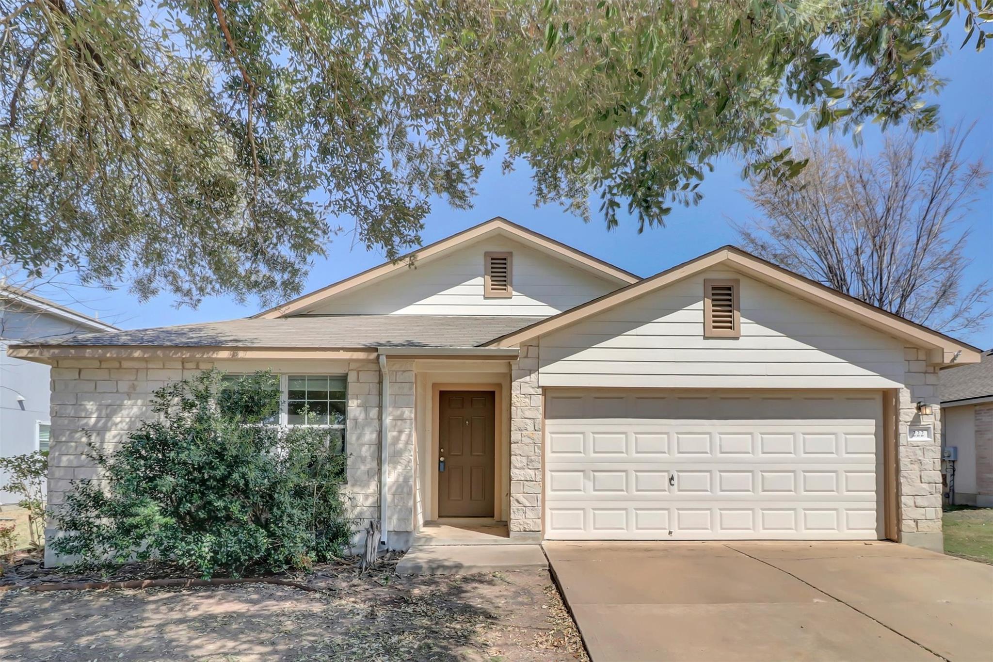 222 Rinehardt St Property Photo