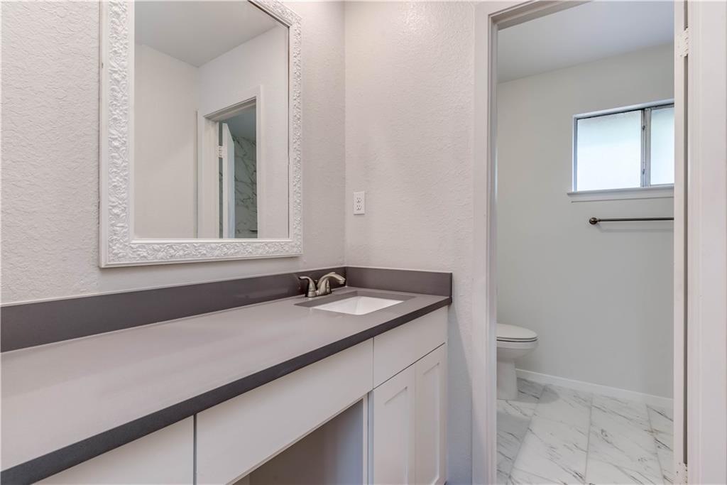 4200 Everest Ln Property Photo 27